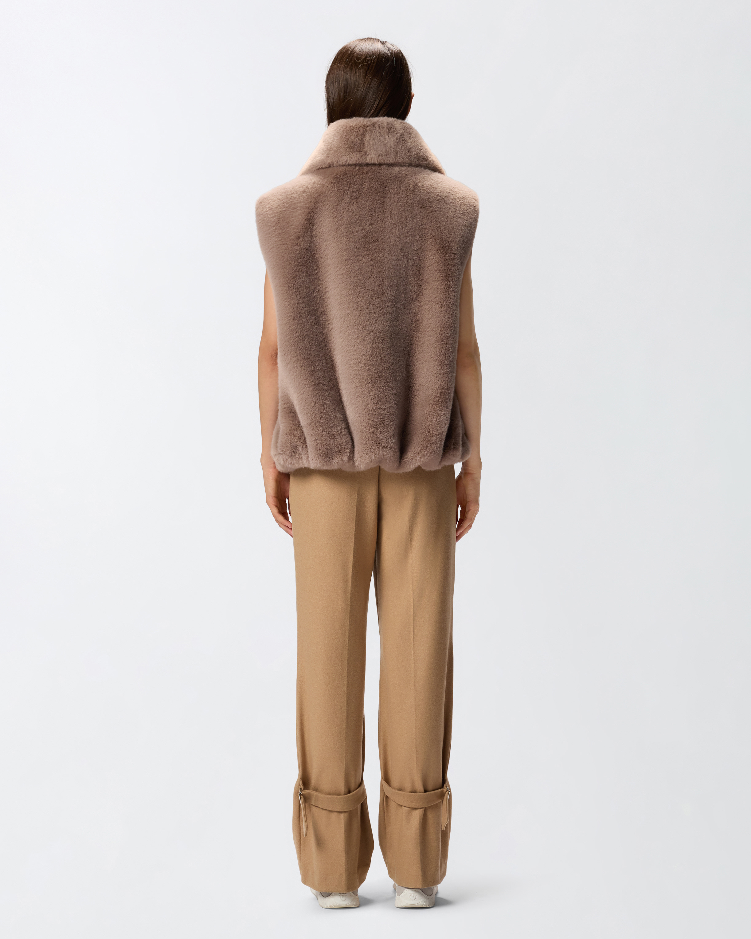 拉链款皮草效果马甲 2