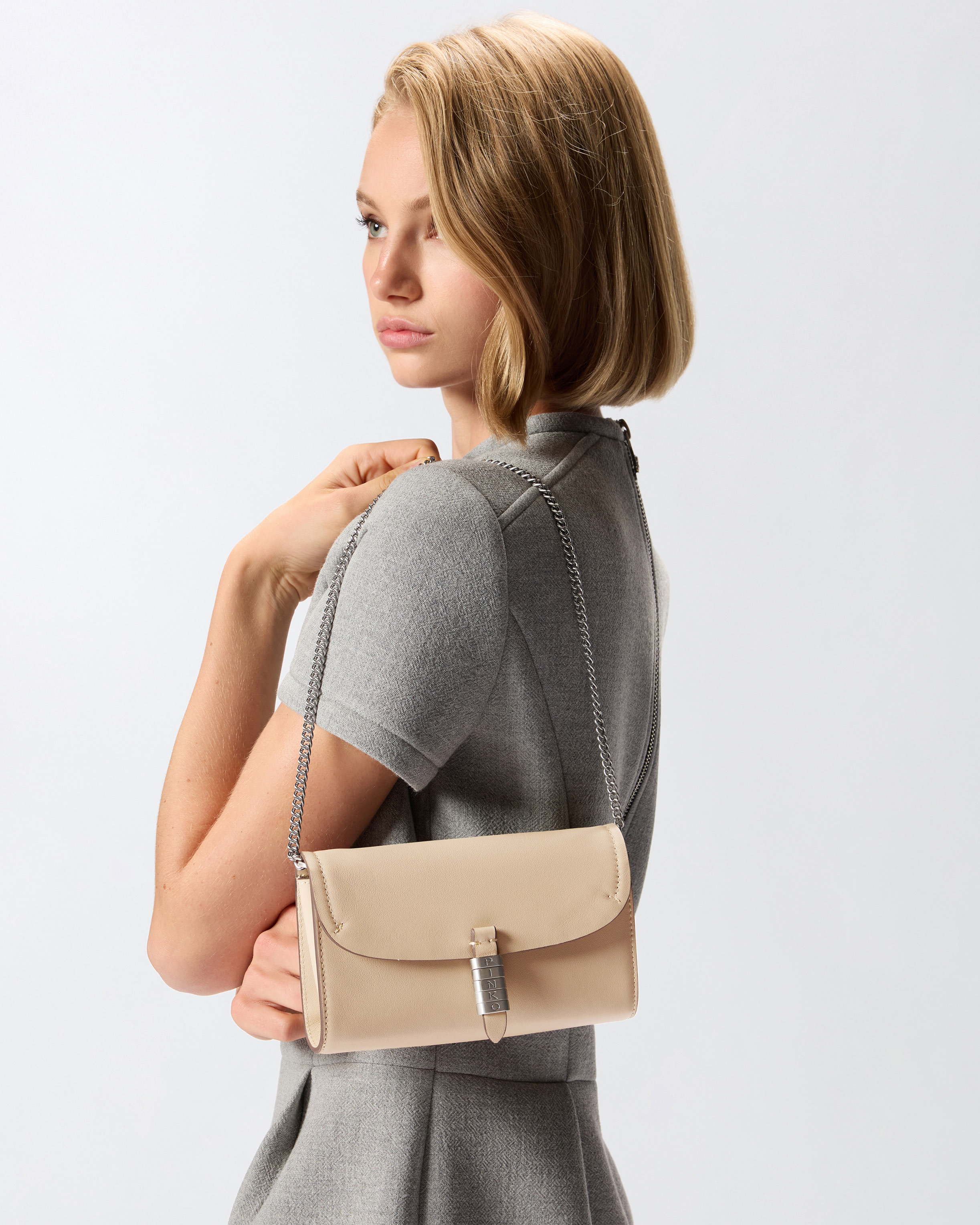 Portefeuille en cuir avec logo PINKO et bandoulière 5