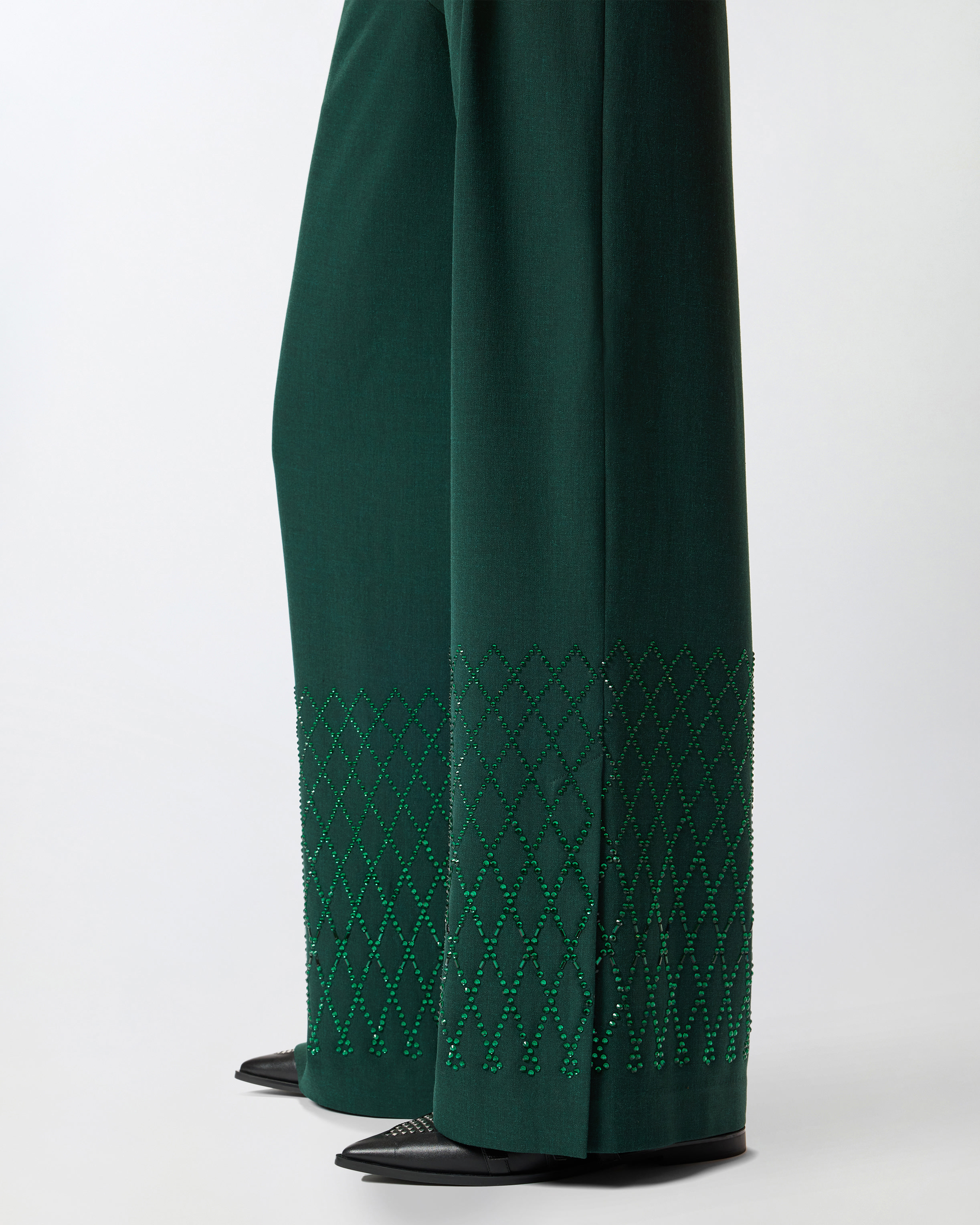 Pantalones amplios con pedrería 3