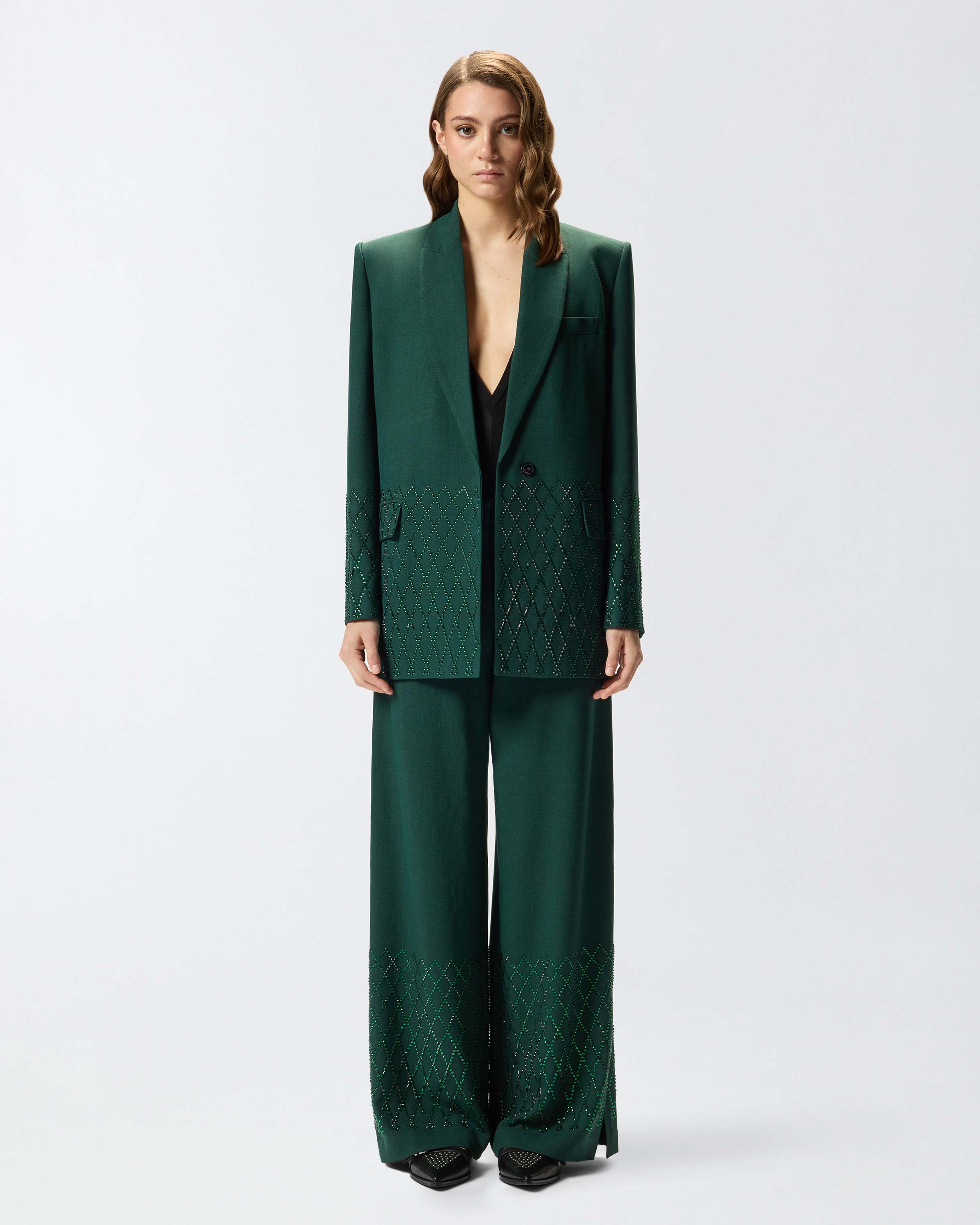 Pantalones amplios con pedrería 4