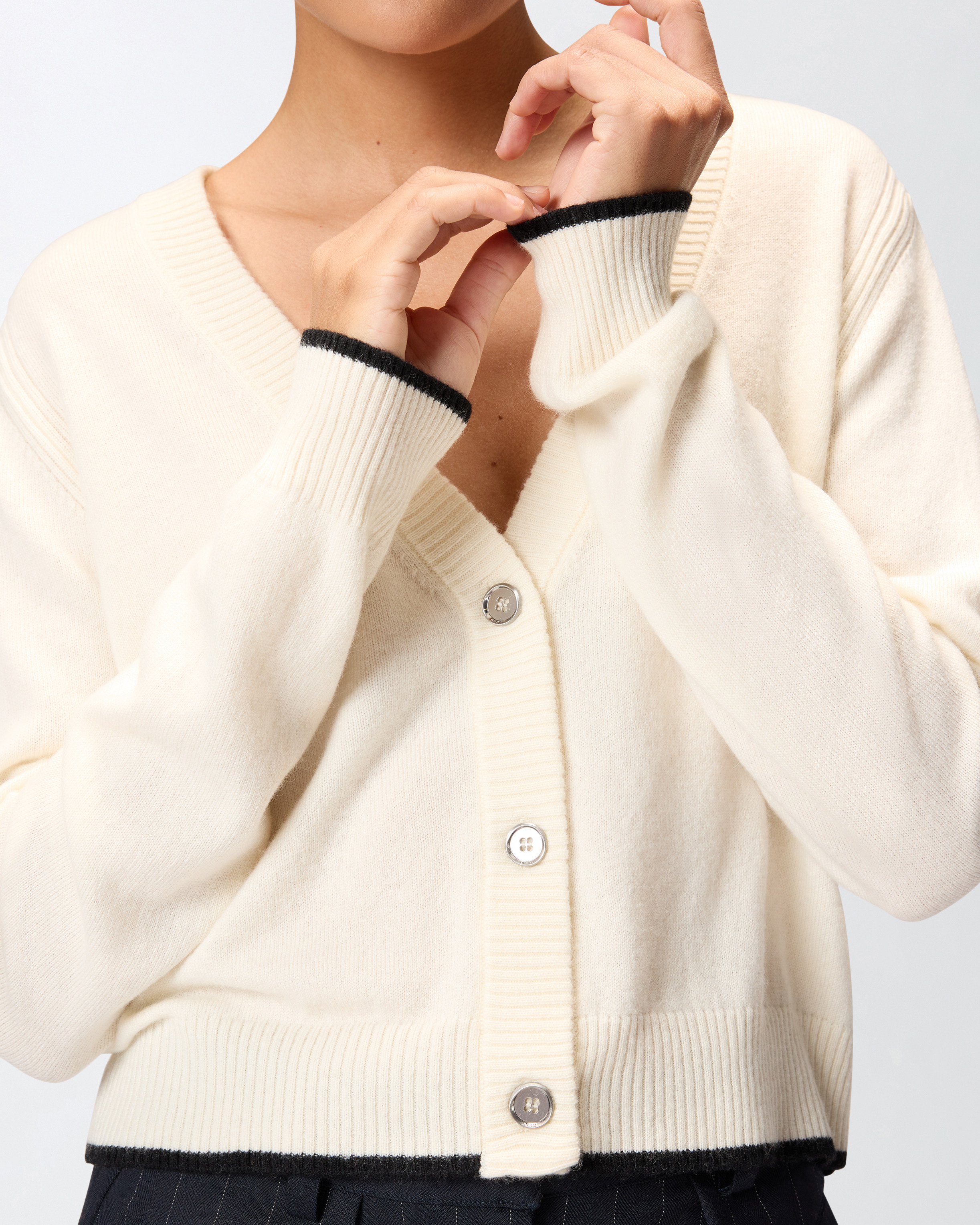 Кардиган с V-образным вырезом 3