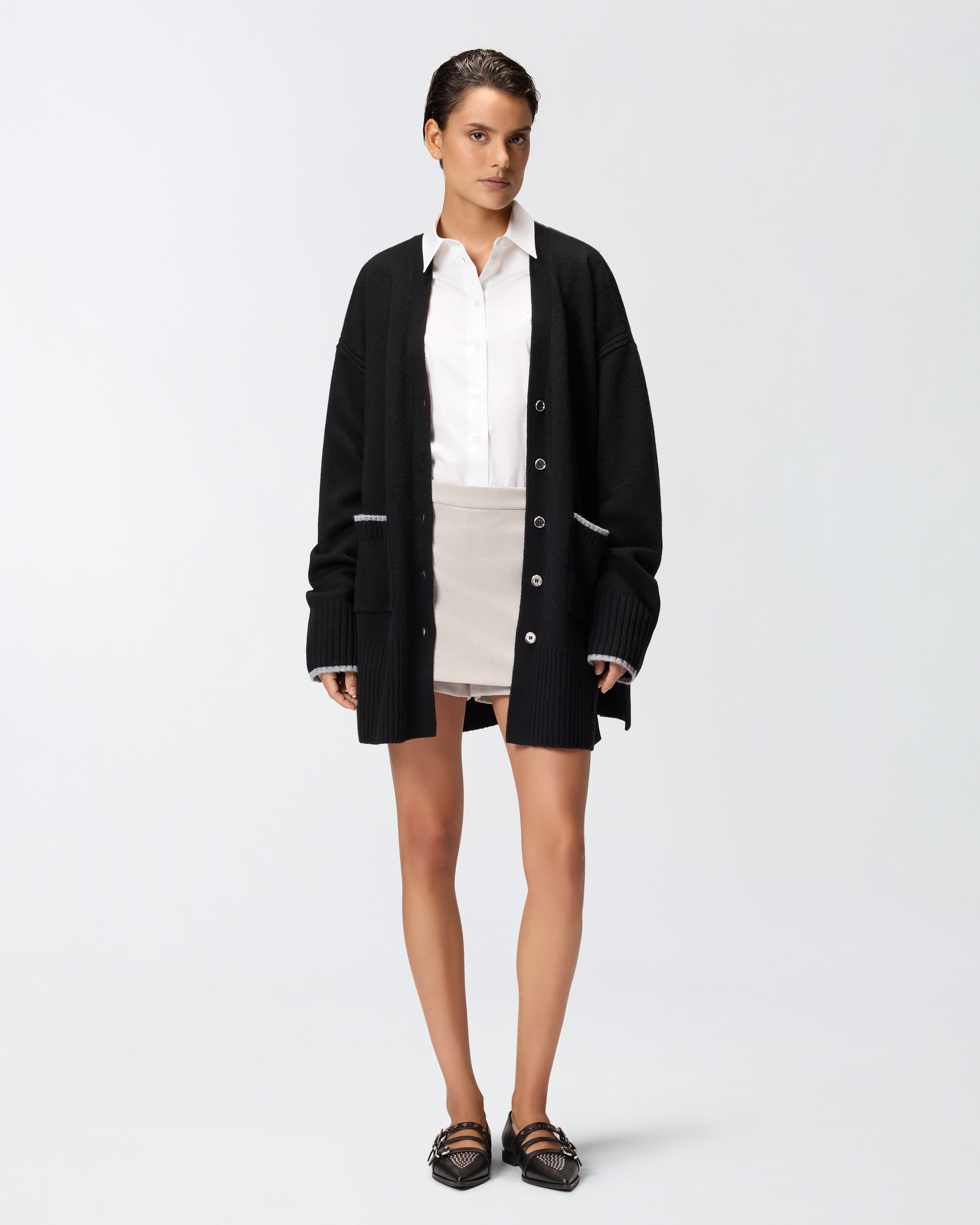 Lange Cardigan mit V-Ausschnitt 1