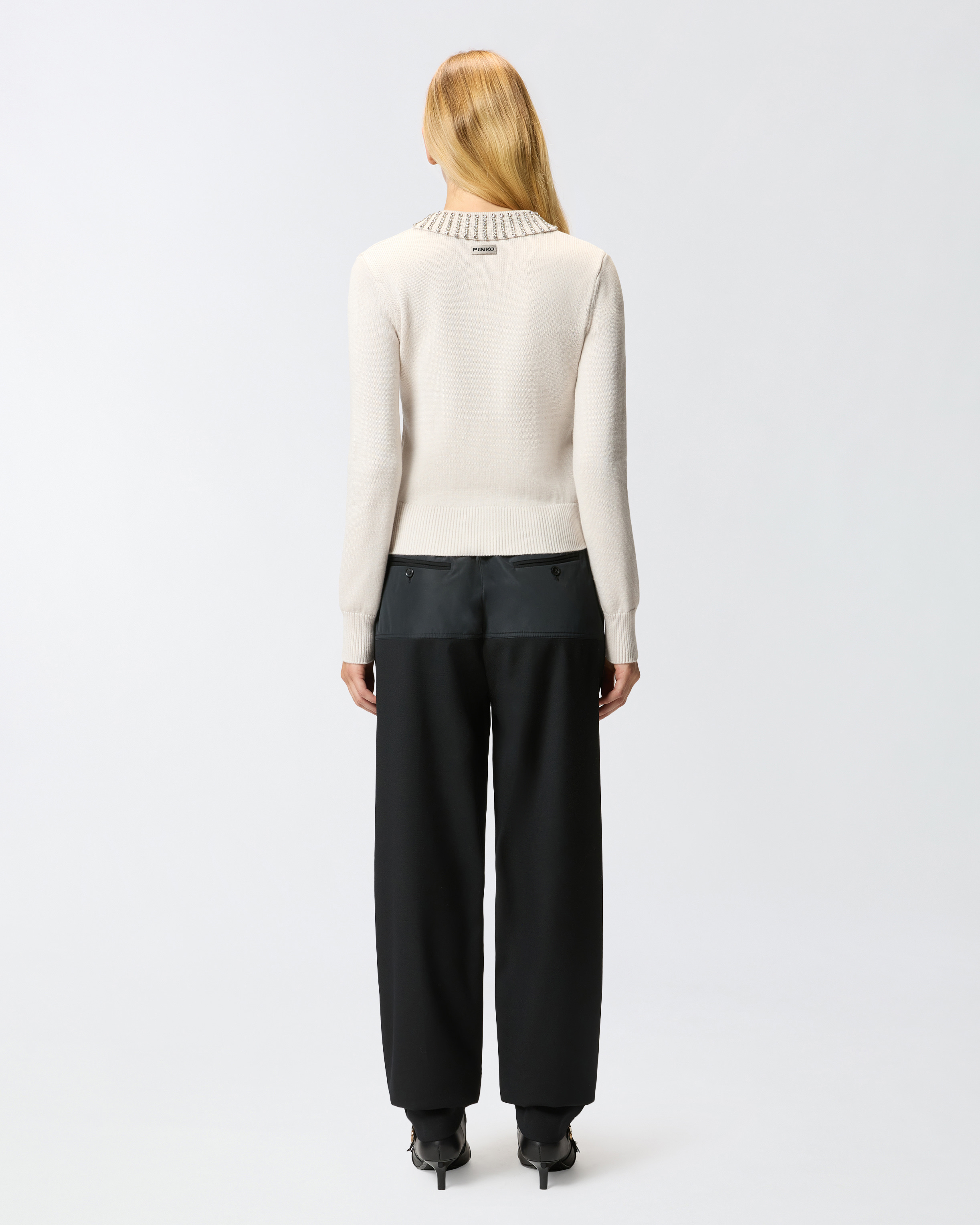 Jersey con cuello y pedrería 2