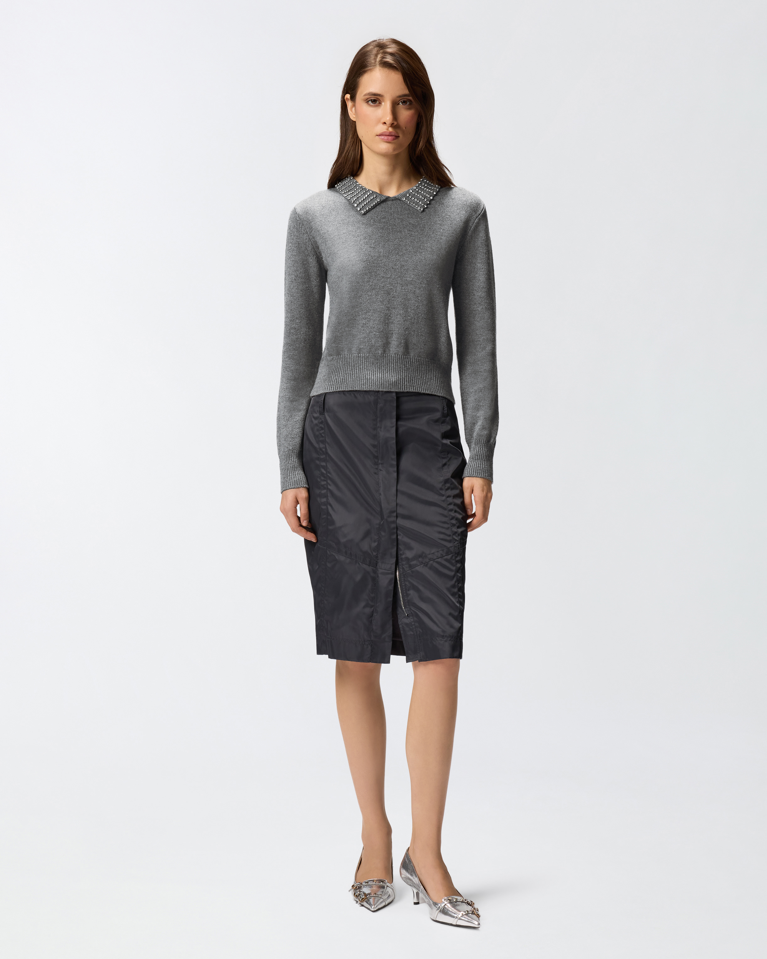 Jersey con cuello y pedrería 1