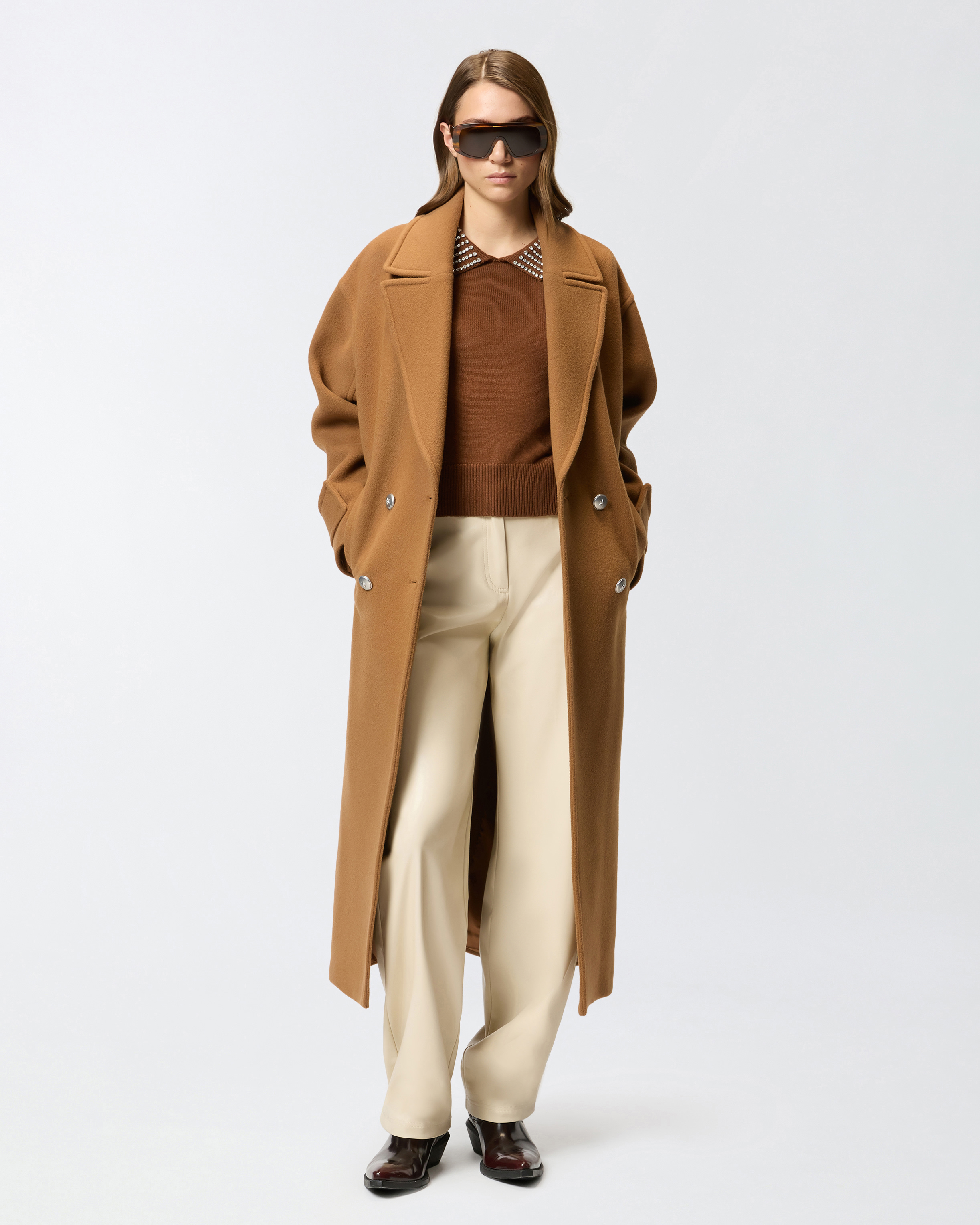 Джемпер с воротником и стразами 1