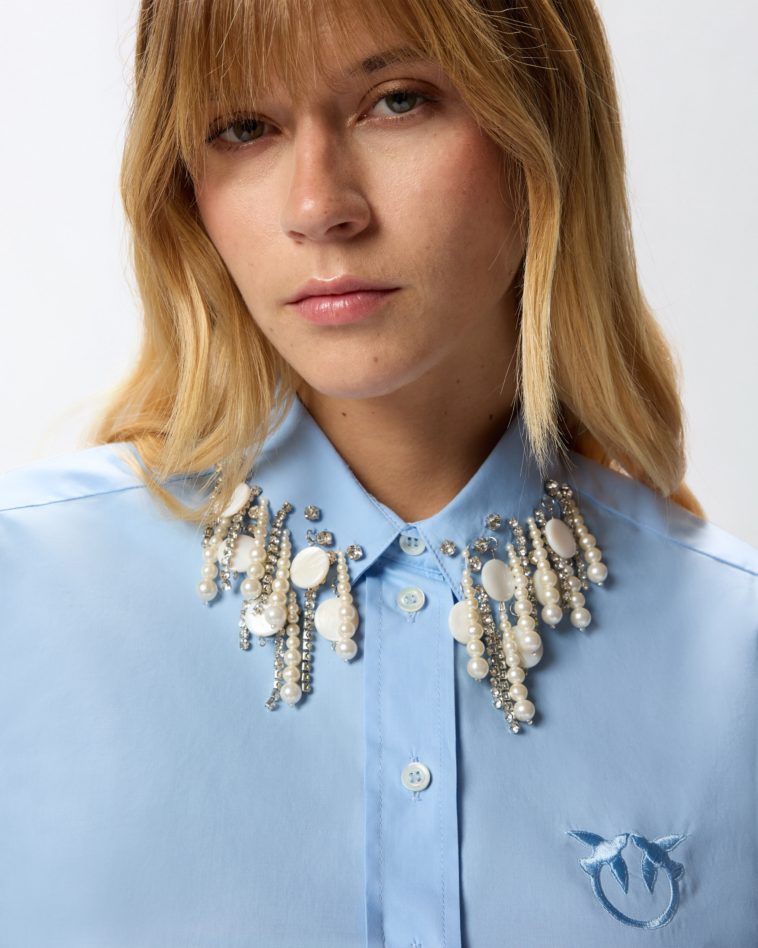 Cropped-Bluse mit Schmuckapplikationen 3