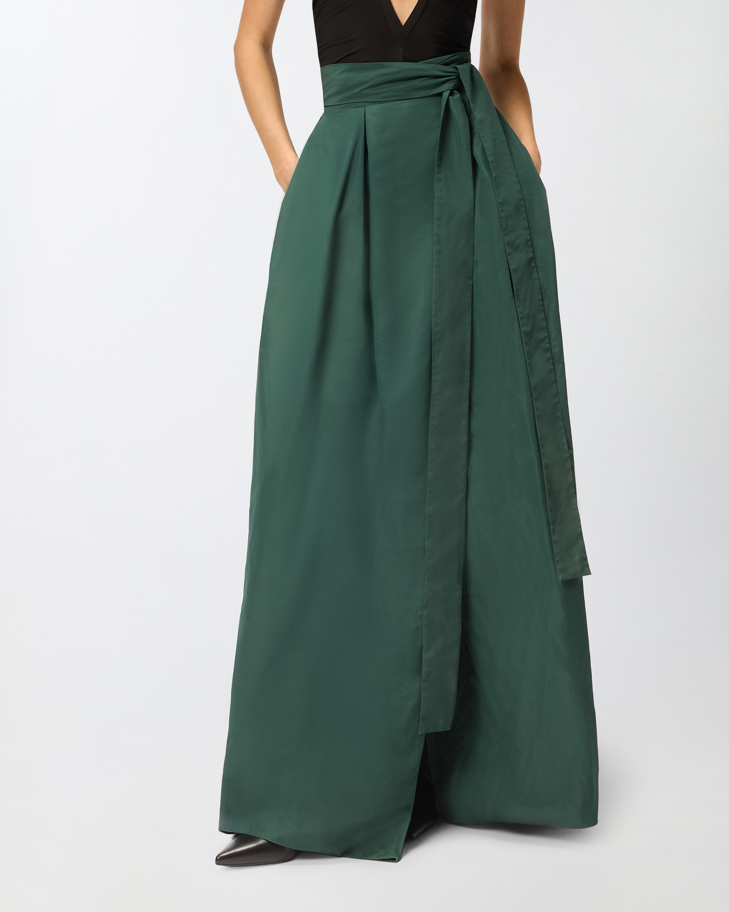 Long full skirt with belt 1