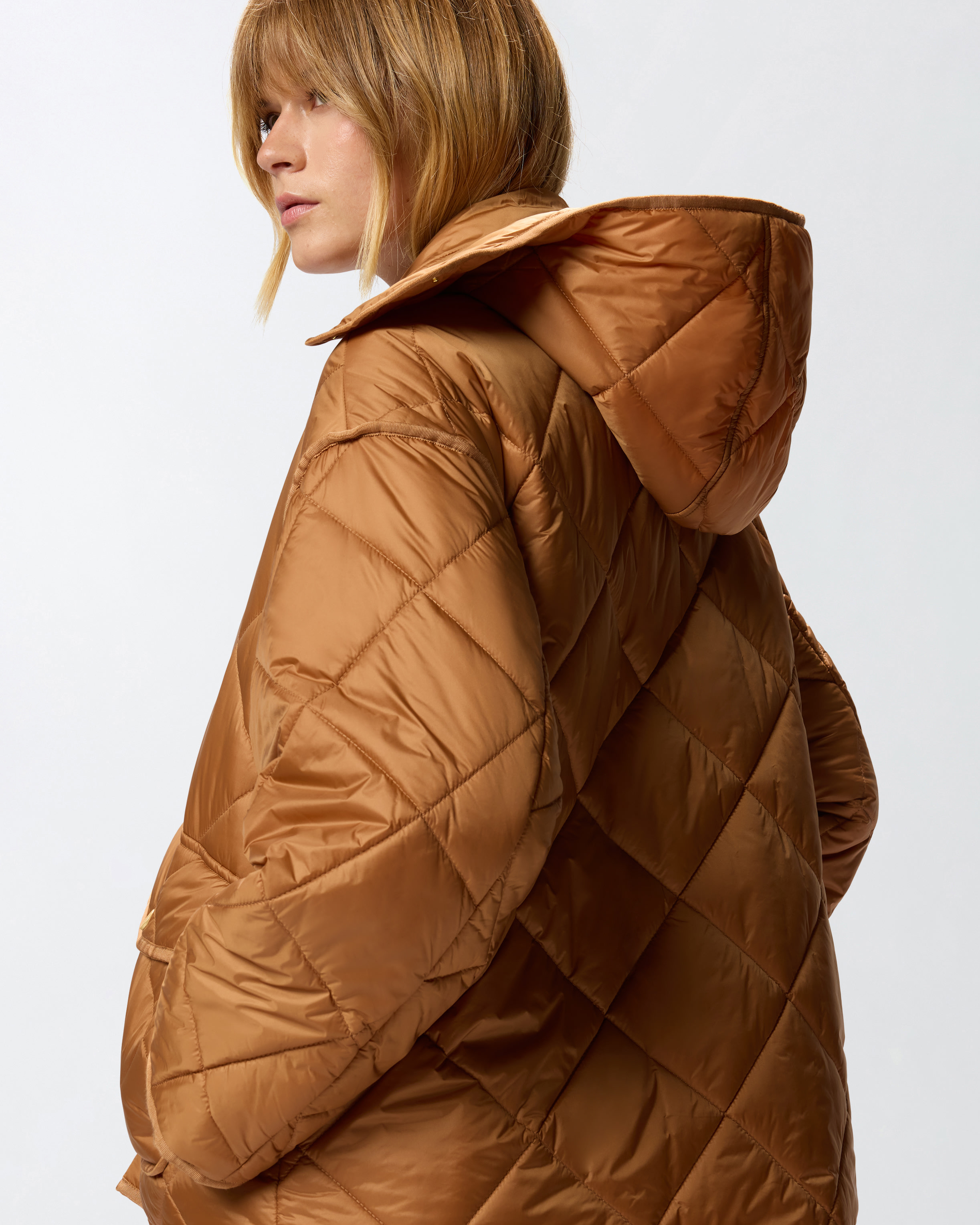 Caban aus Funktionsgewebe mit Steppnähten 3