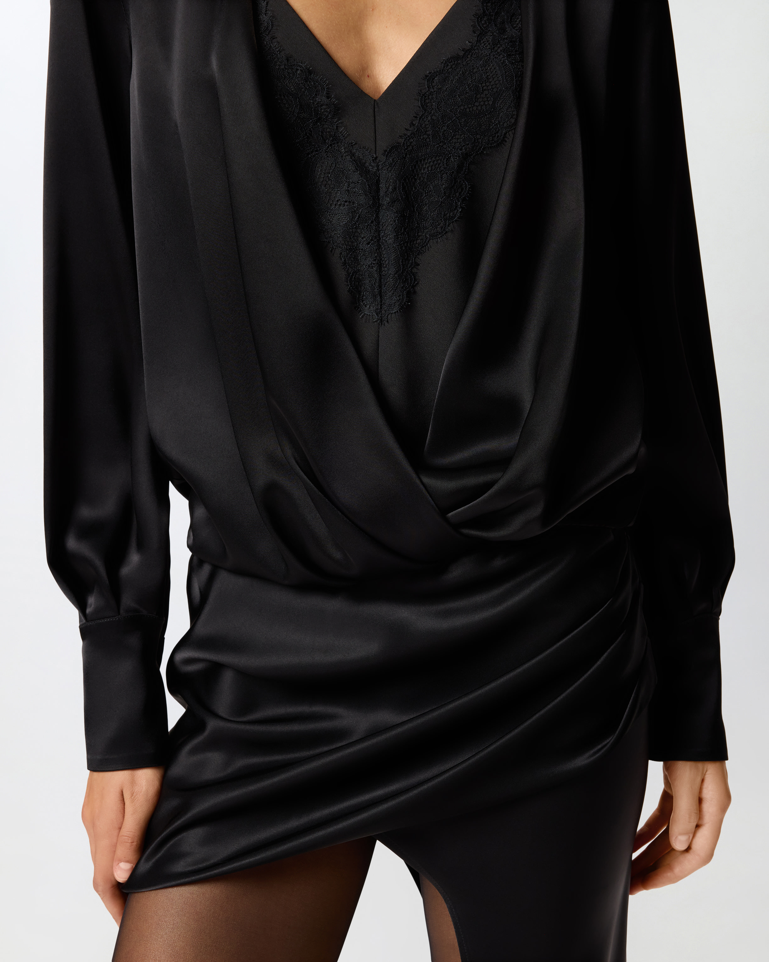 带裙摆短款连衣裙 3