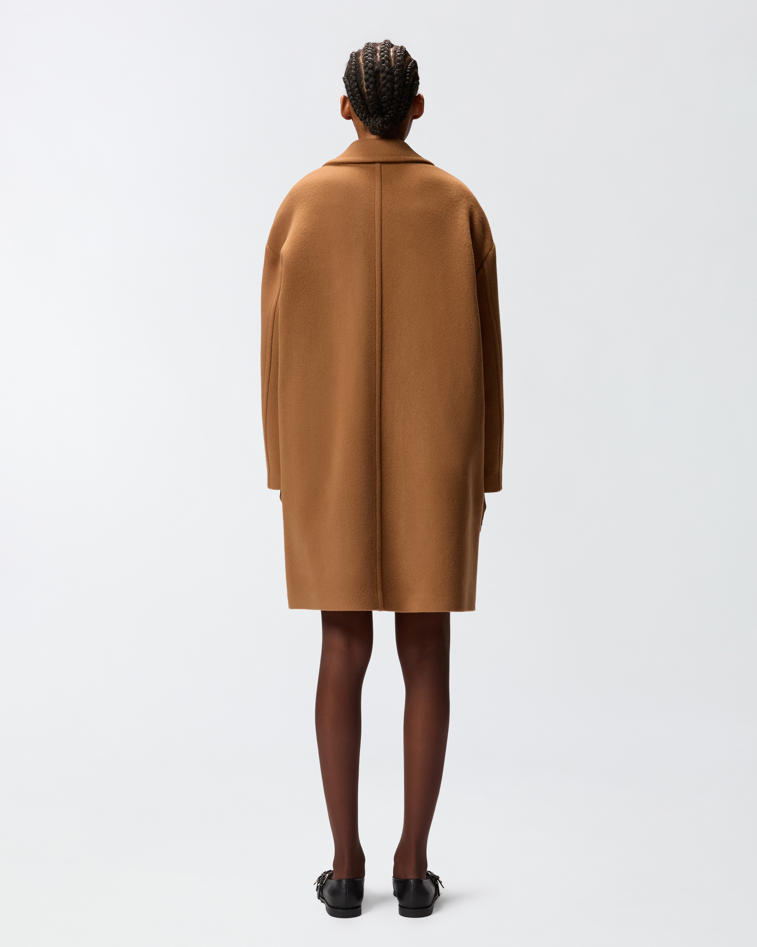 Abrigo de botonadura sencilla en paño de mezcla de lana 2