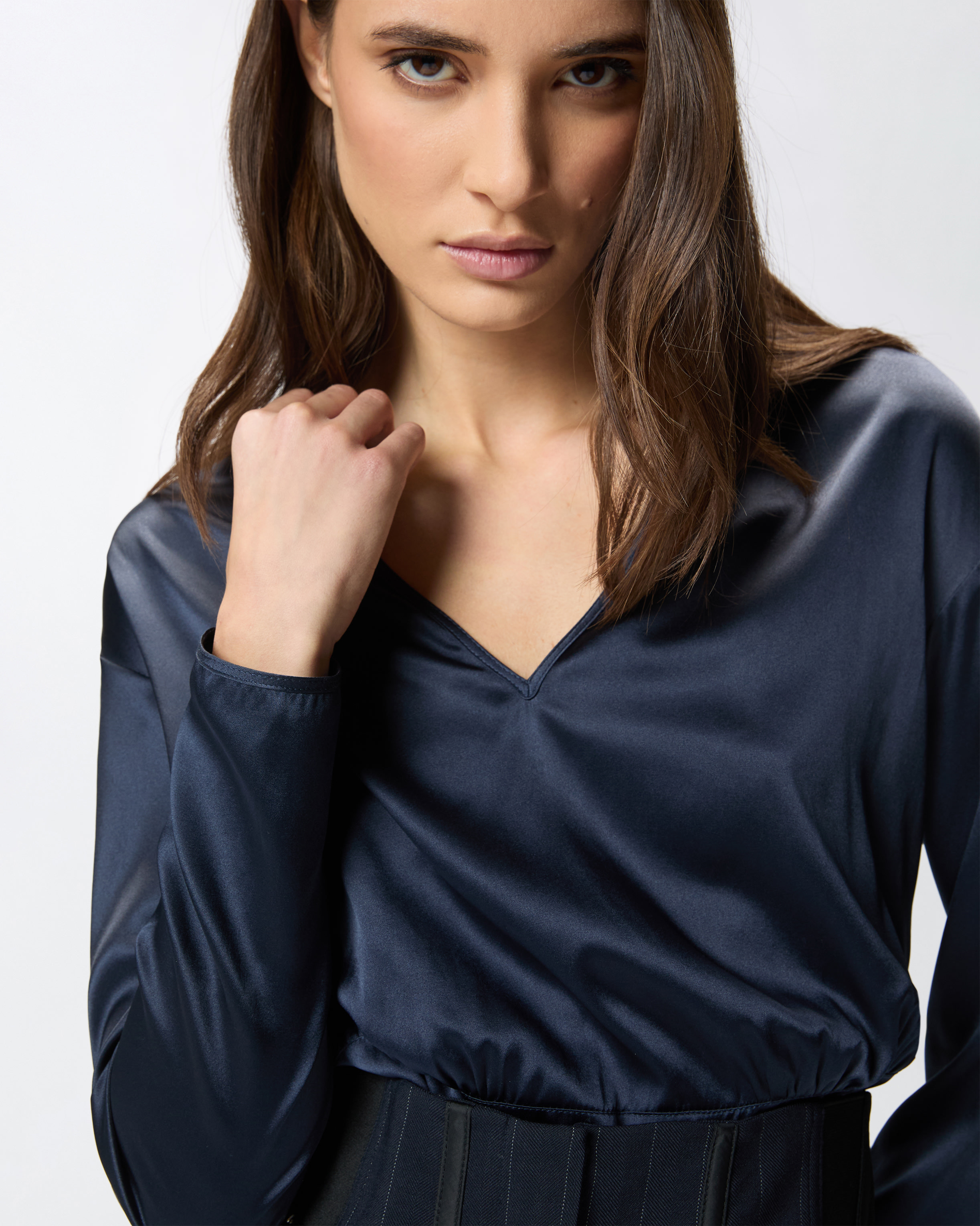 弹力色丁长袖罩衫 3