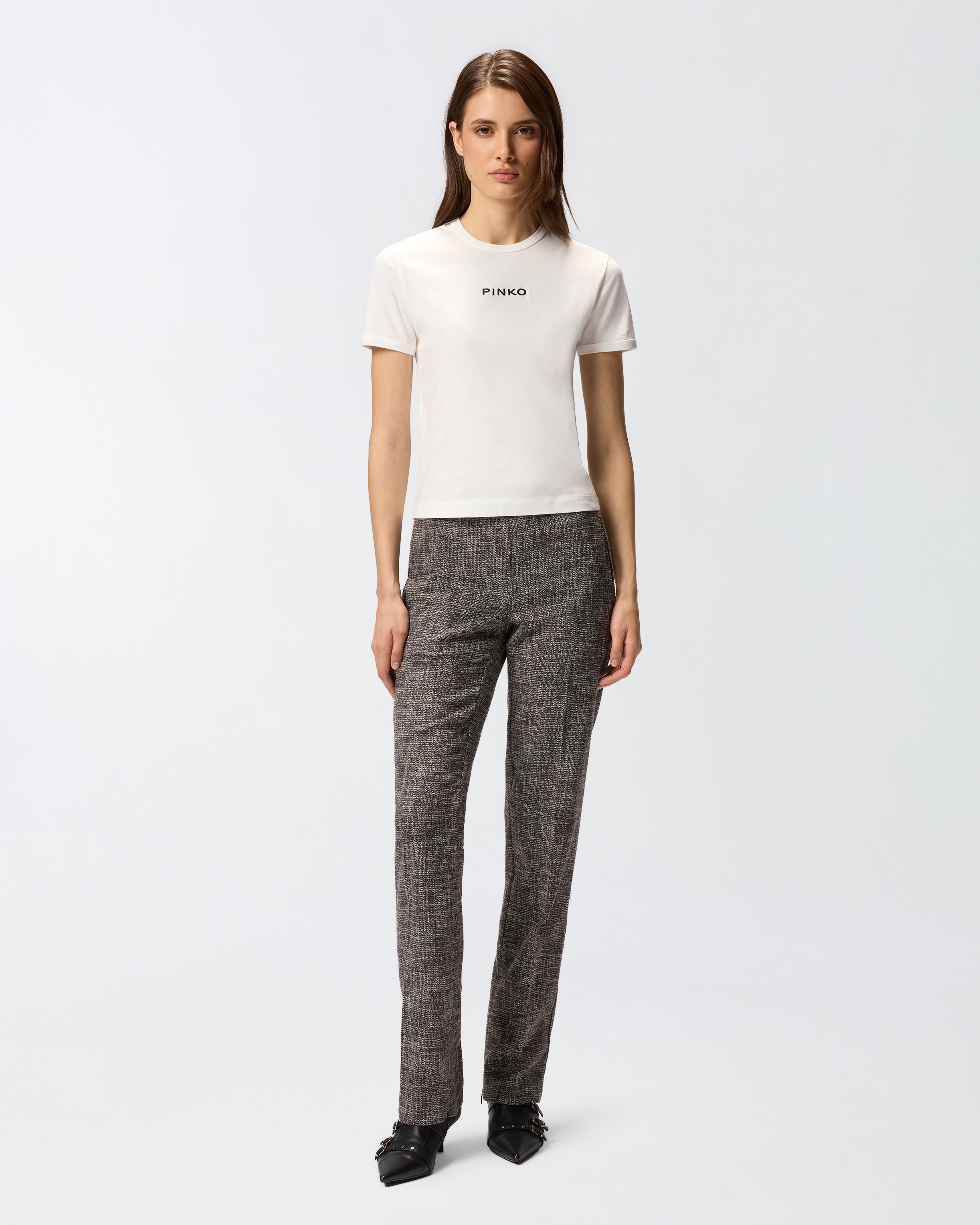 Camiseta de manga corta con logotipo bordado 1