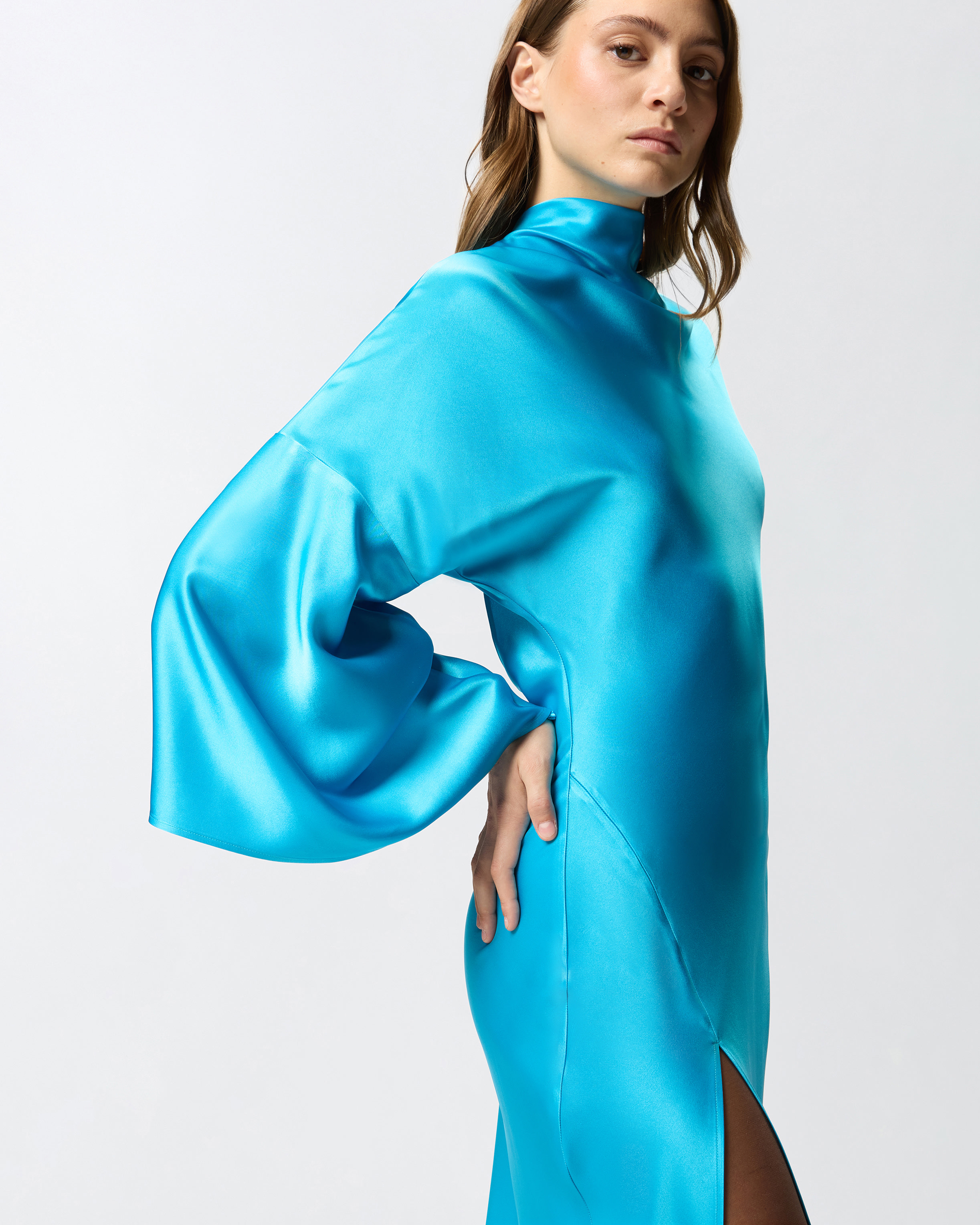 Long, fluid satin dress 3