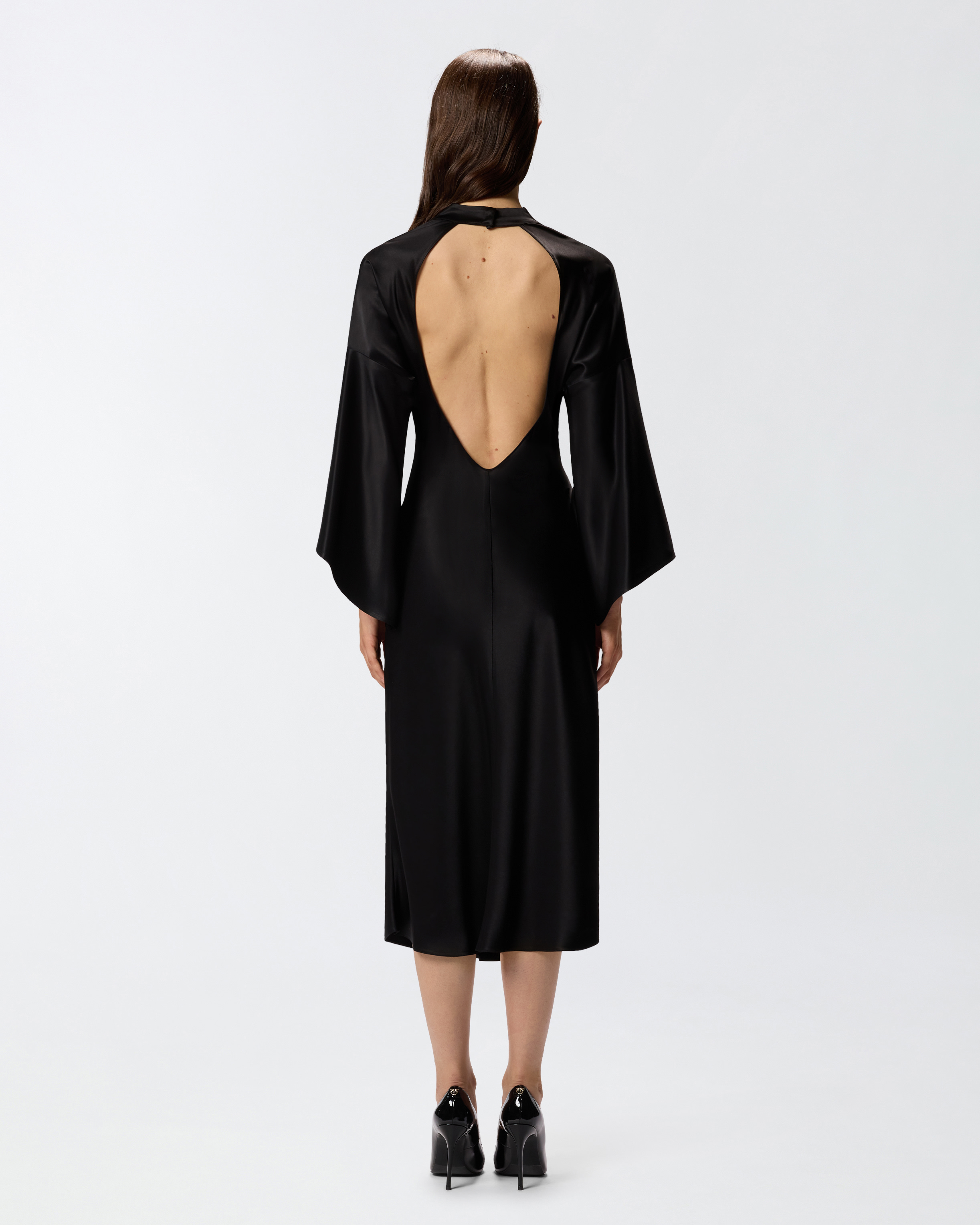 Long, fluid satin dress 2