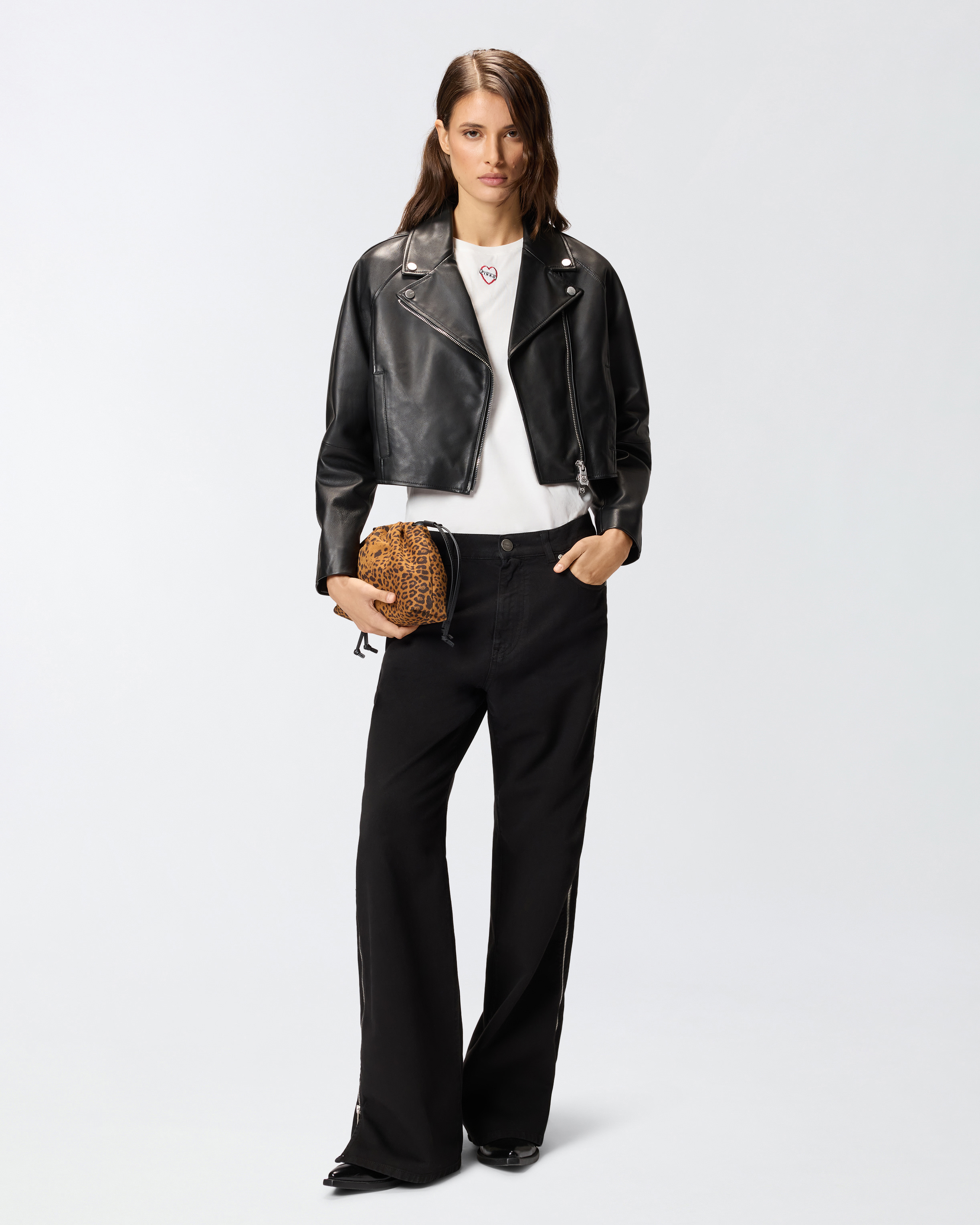 Sleeveless T-shirt with heart embroidery 1