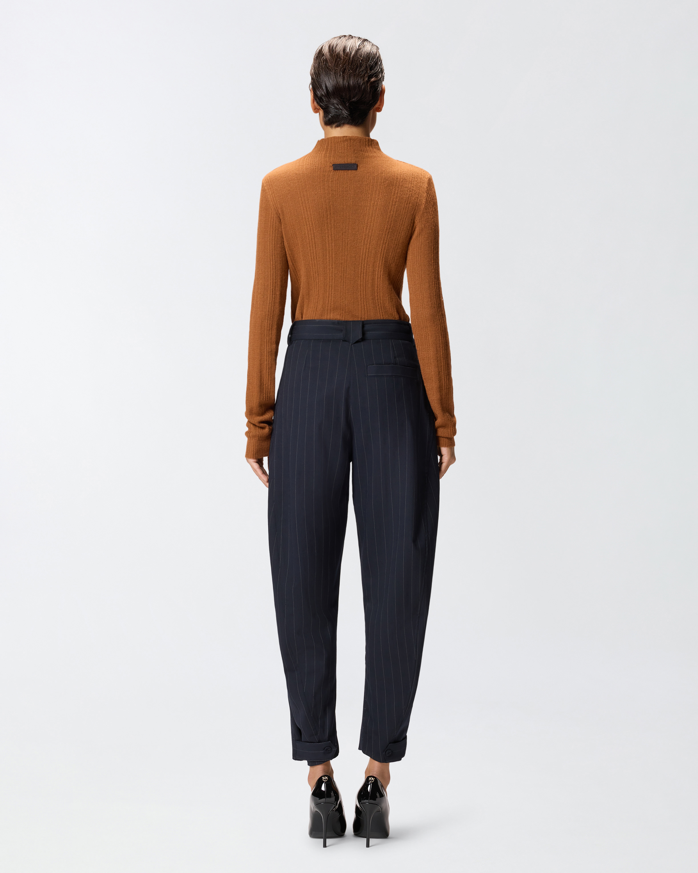 Jersey ceñido de cuello alto 2