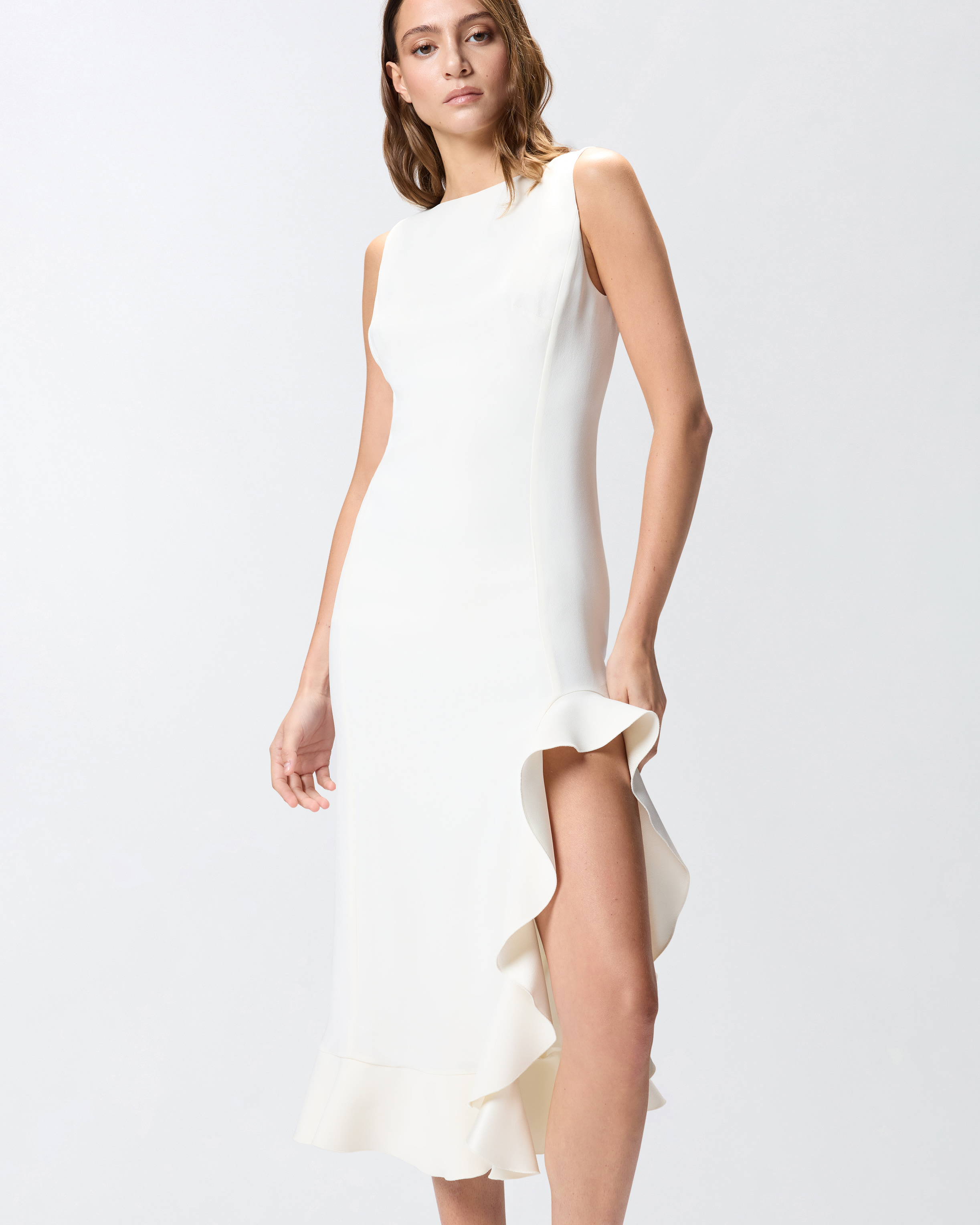 Fitted dress with flounces 3