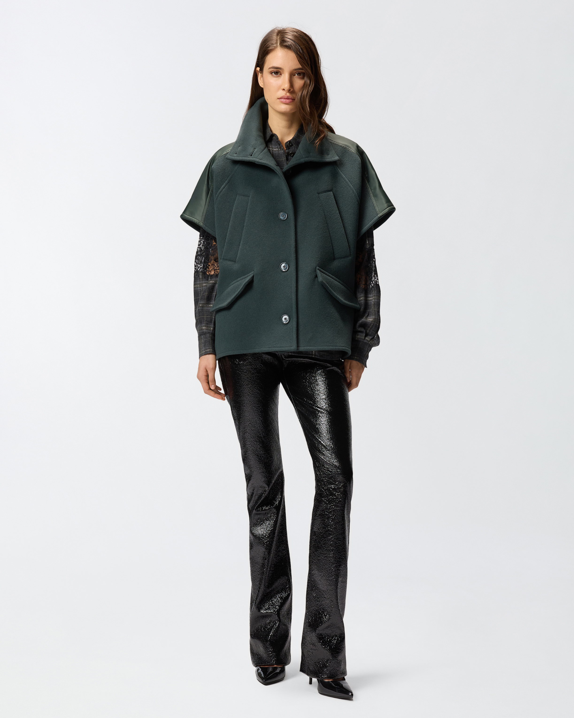 Кейп из драпа с высоким воротником 1