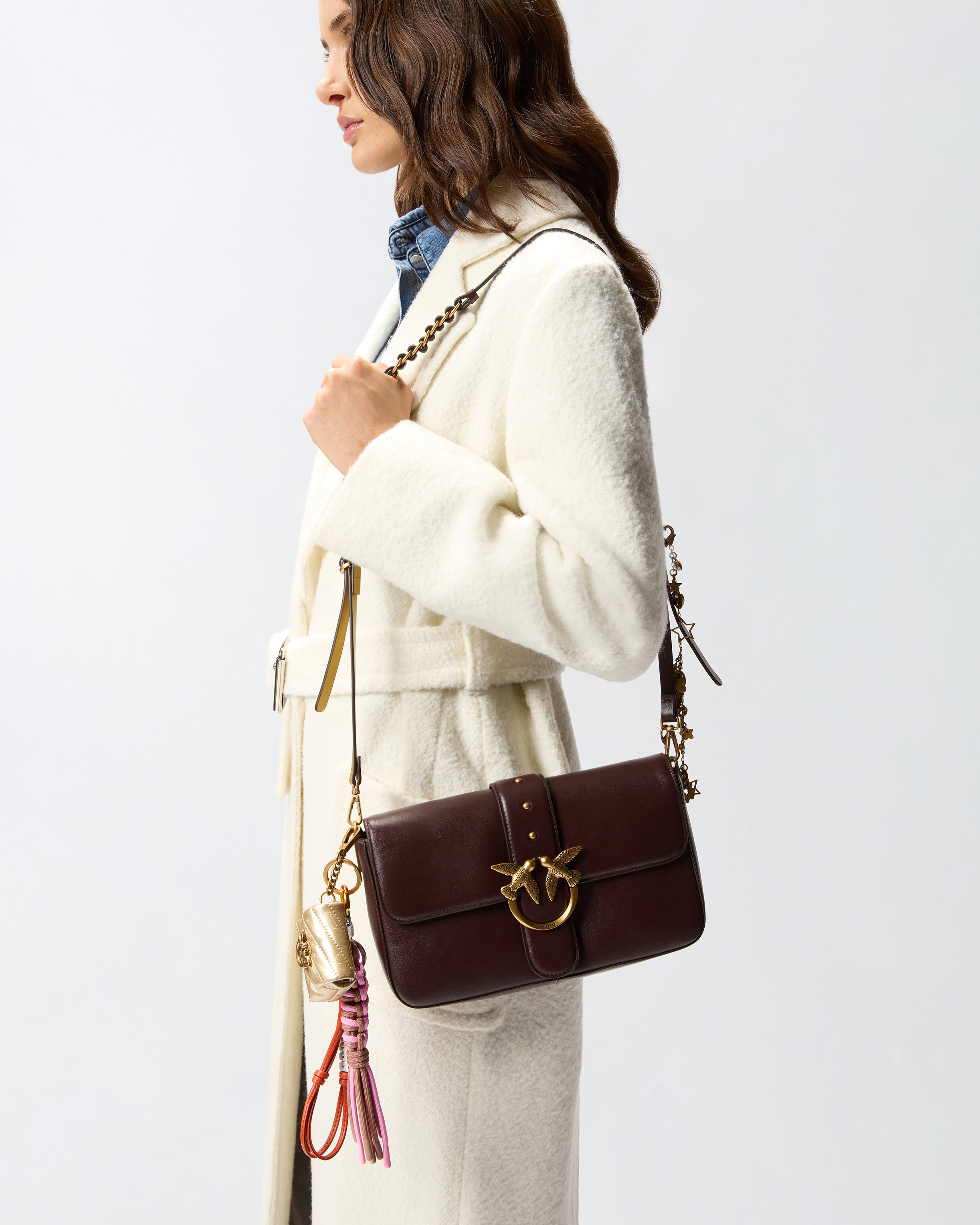 Mittlere Henkeltasche Love Bag One Slouchy aus Leder mit doppeltem Schulterriemen