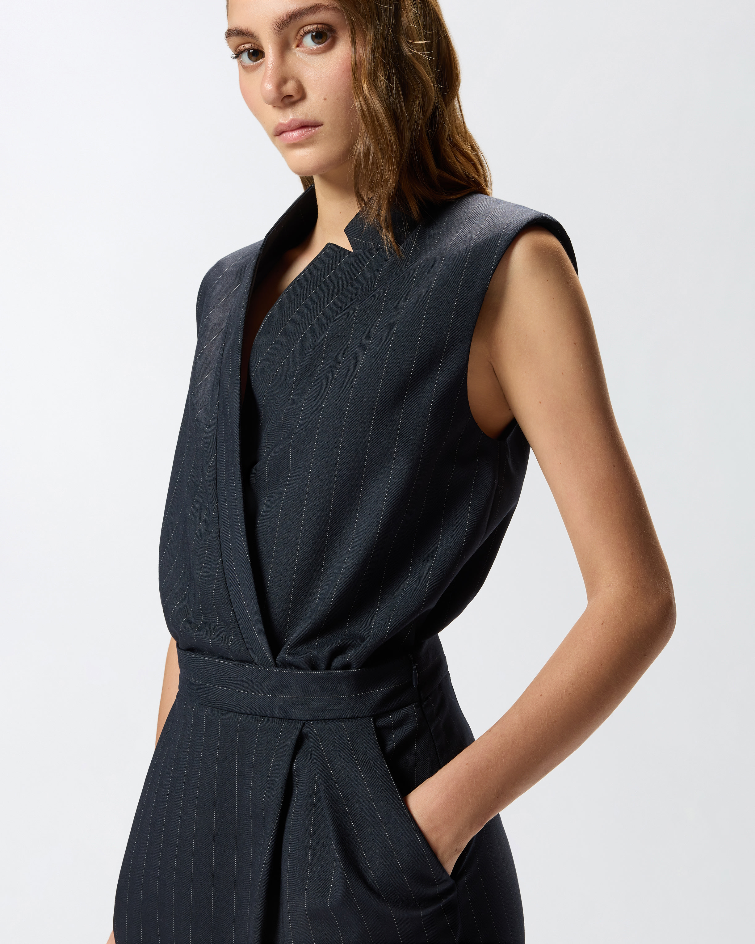 细条纹羊毛无袖短款连衣裙 3