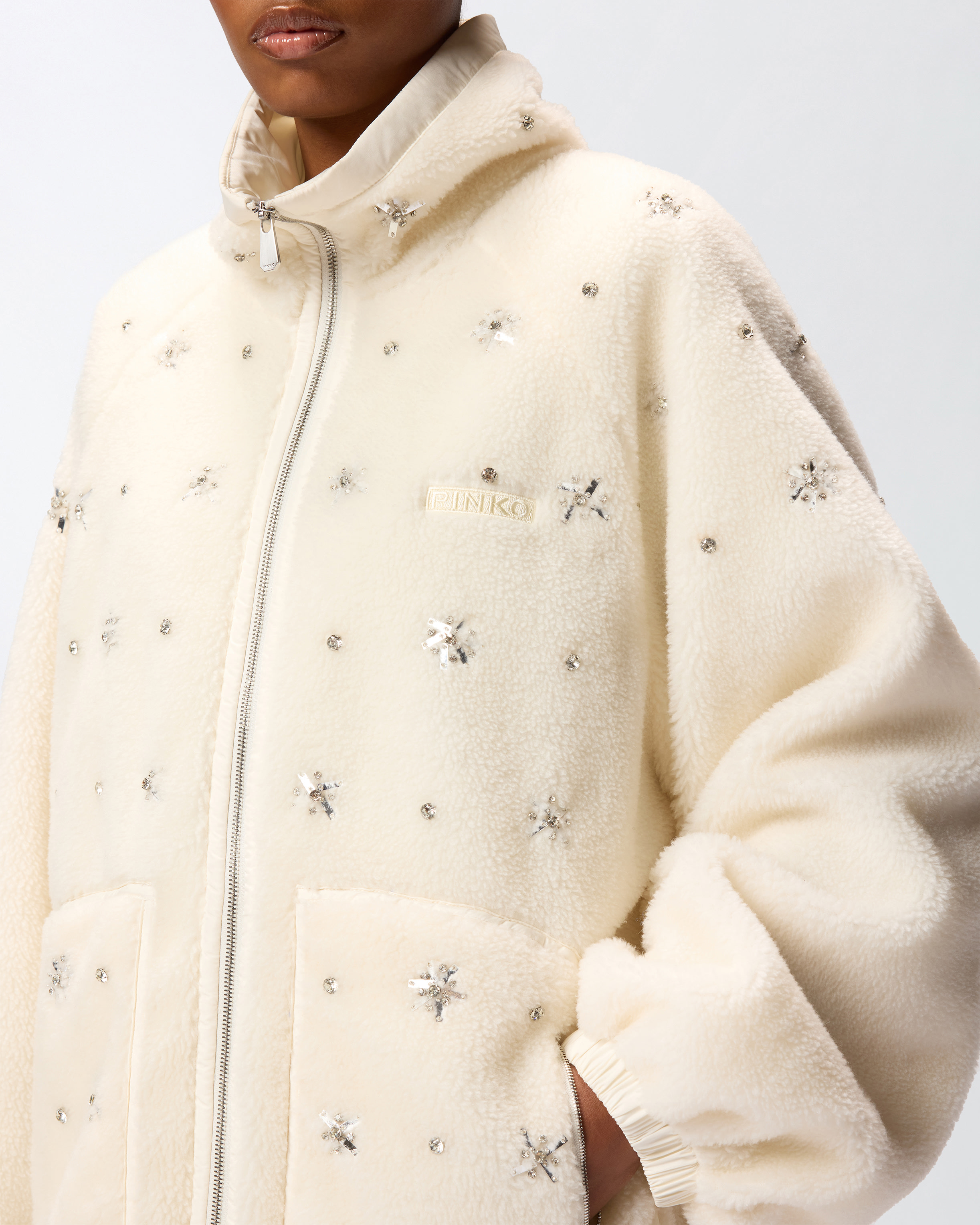 Bómber de punto polar con bordado joya 3