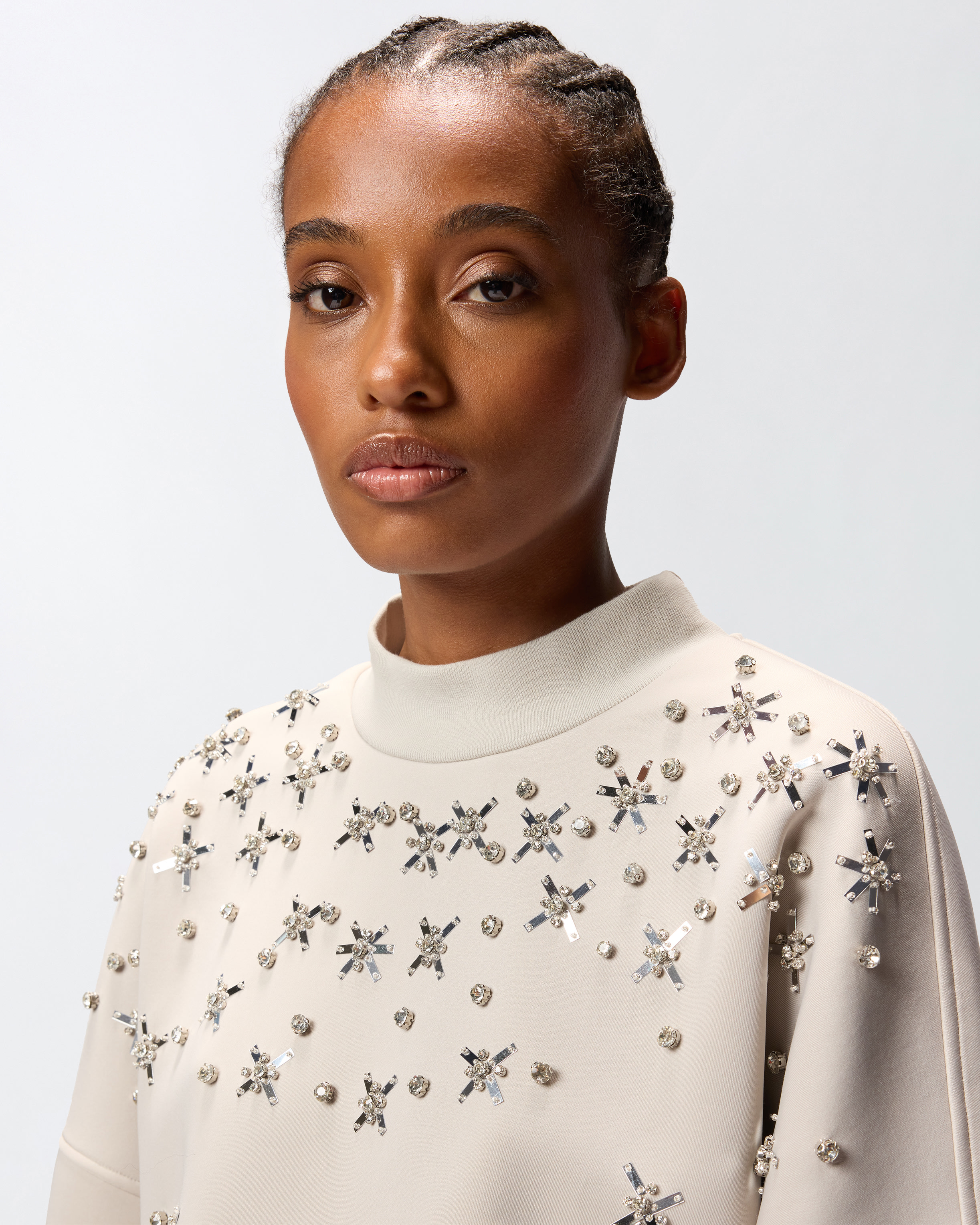 Pull avec broderie bijou 3