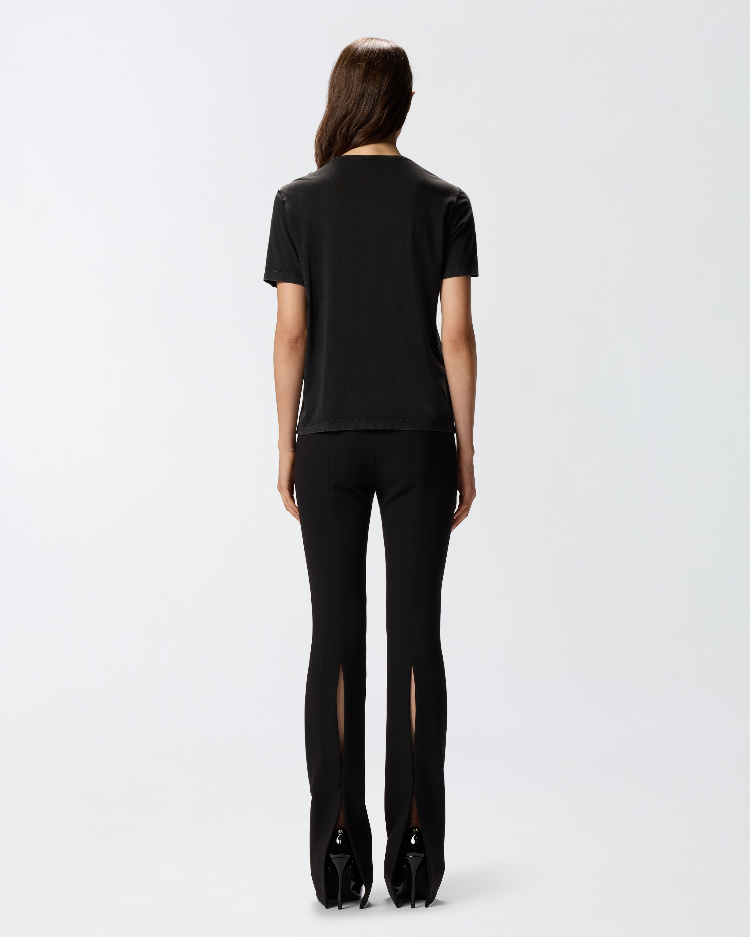 Футболка с цветочным декором 2