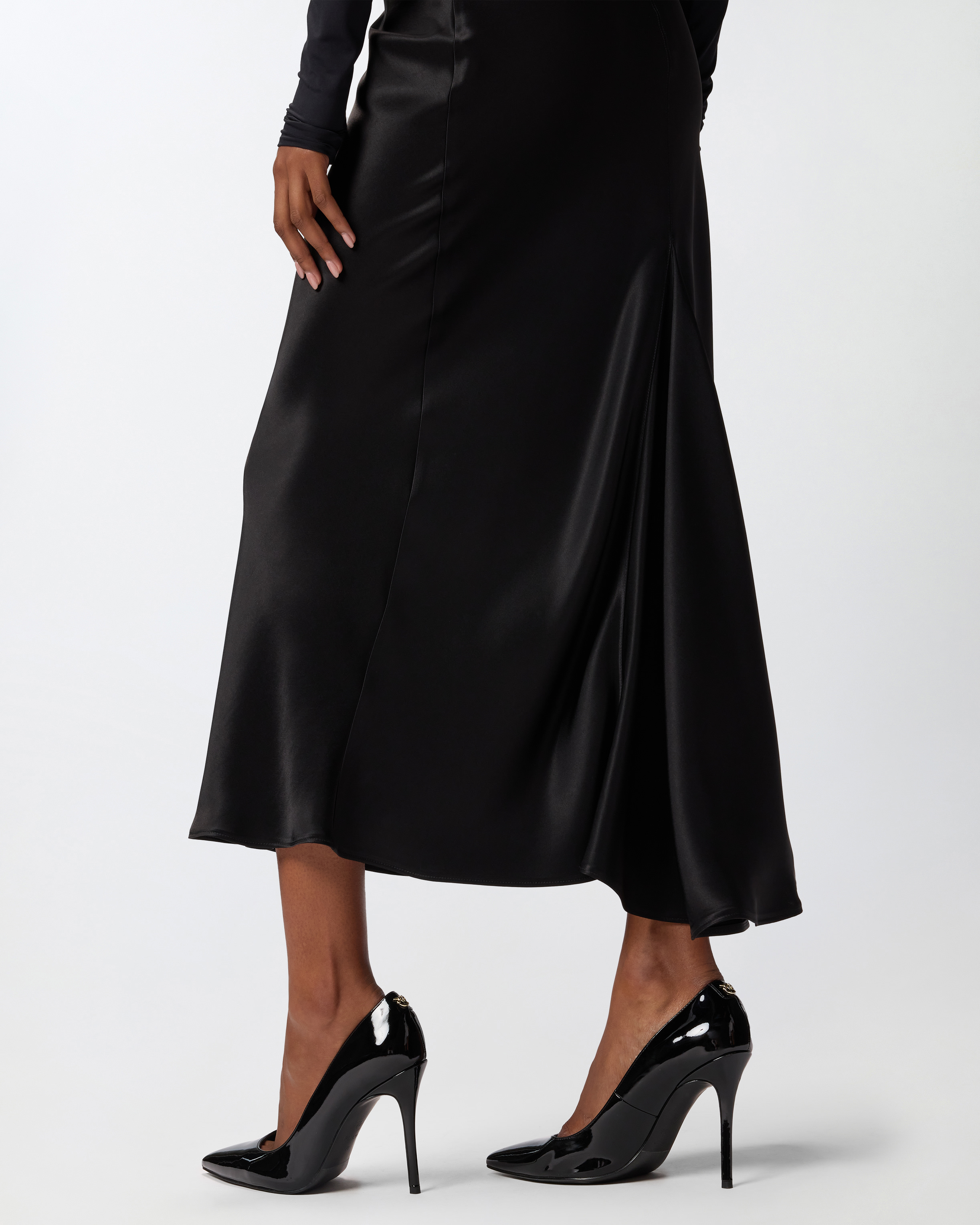 Атласная юбка миди 3