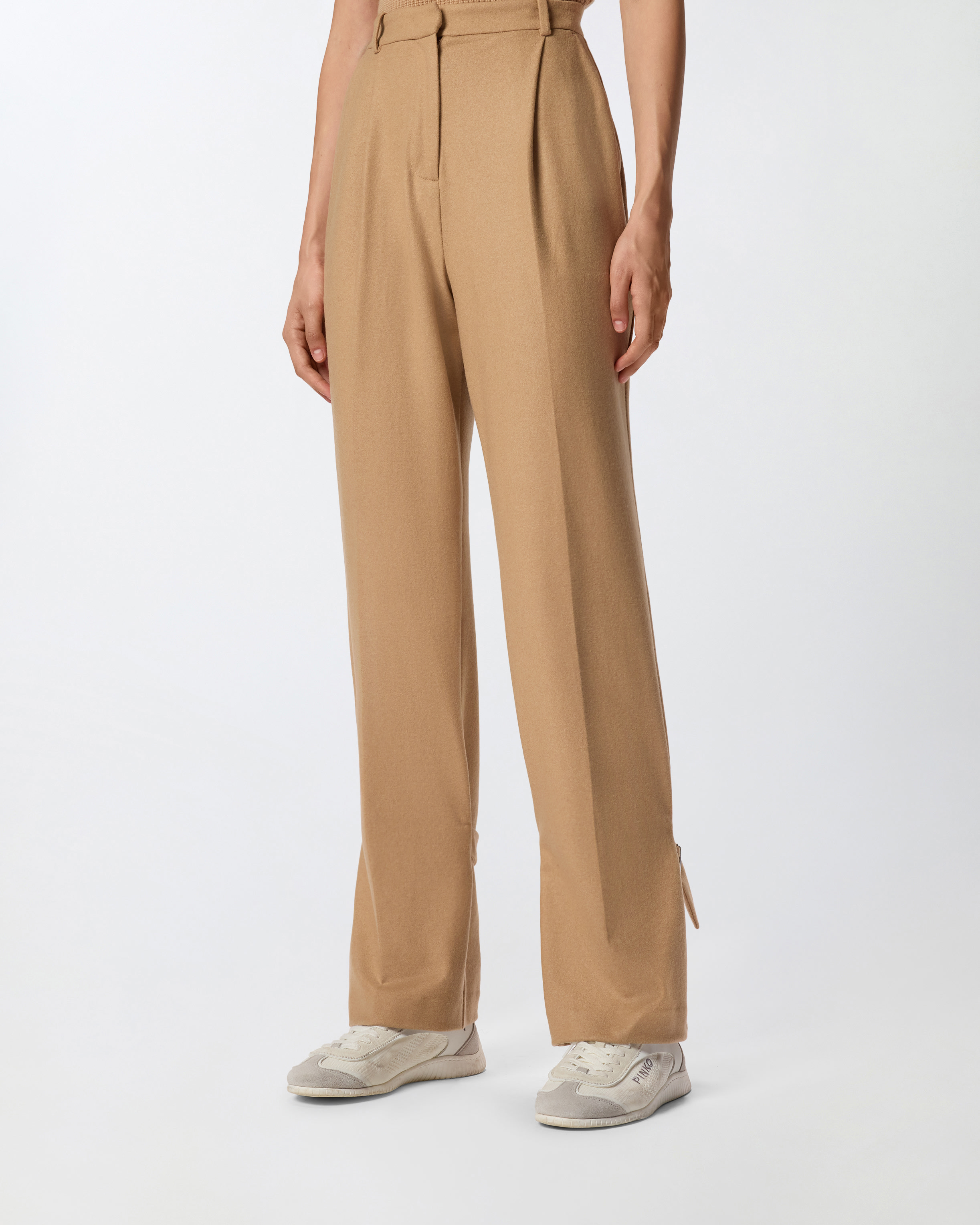 Широкие брюки с ремешками 1