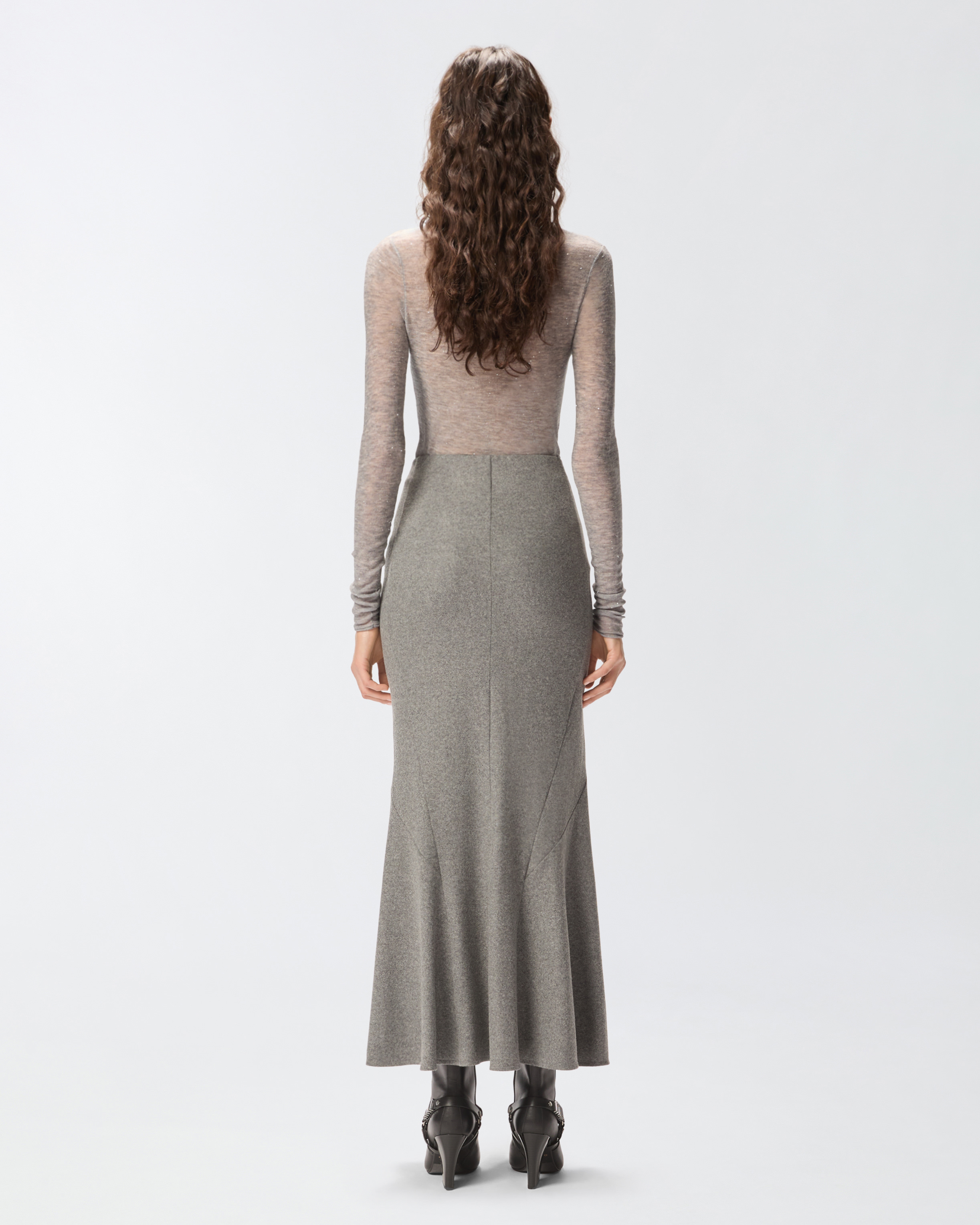 Langer Rock mit ausgestelltem Saum 2