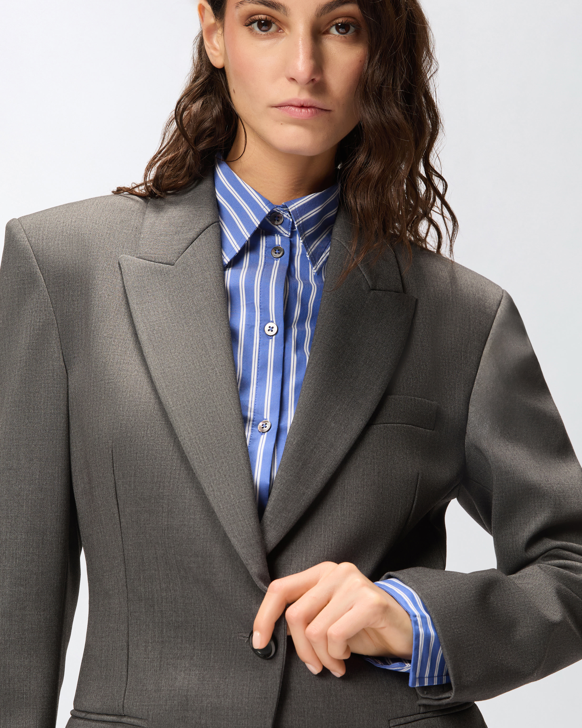 卷褶收腰夹克 3