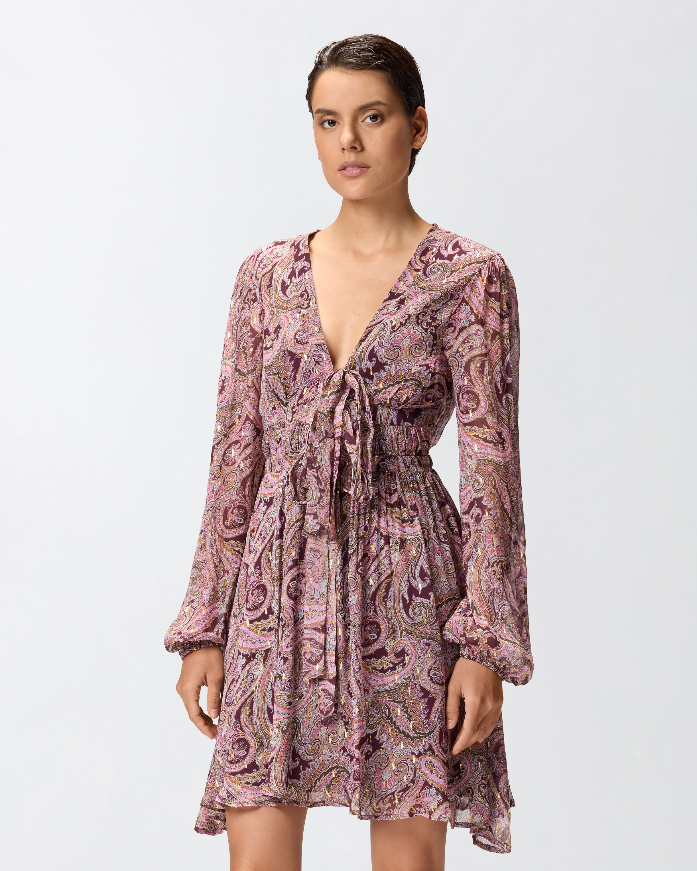 Vestido corto con estampado de cachemira metalizado 1