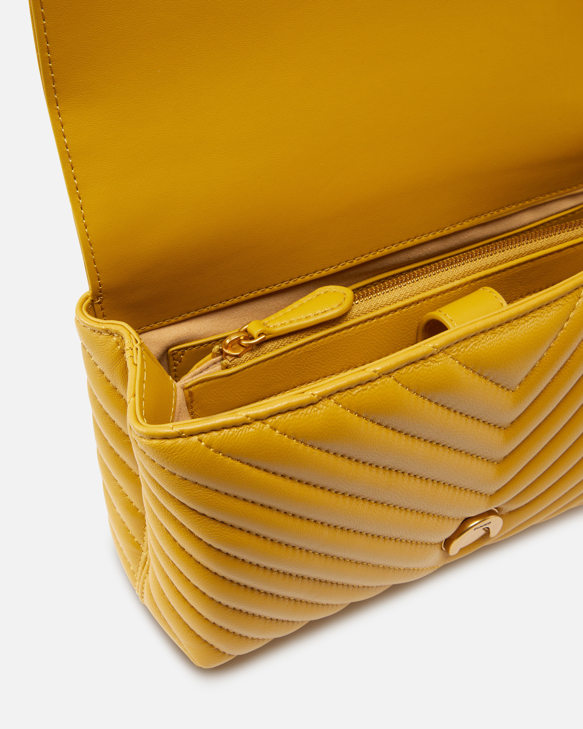 Borsa a mano e tracolla media Love Bag Puff in nappa chevron 3