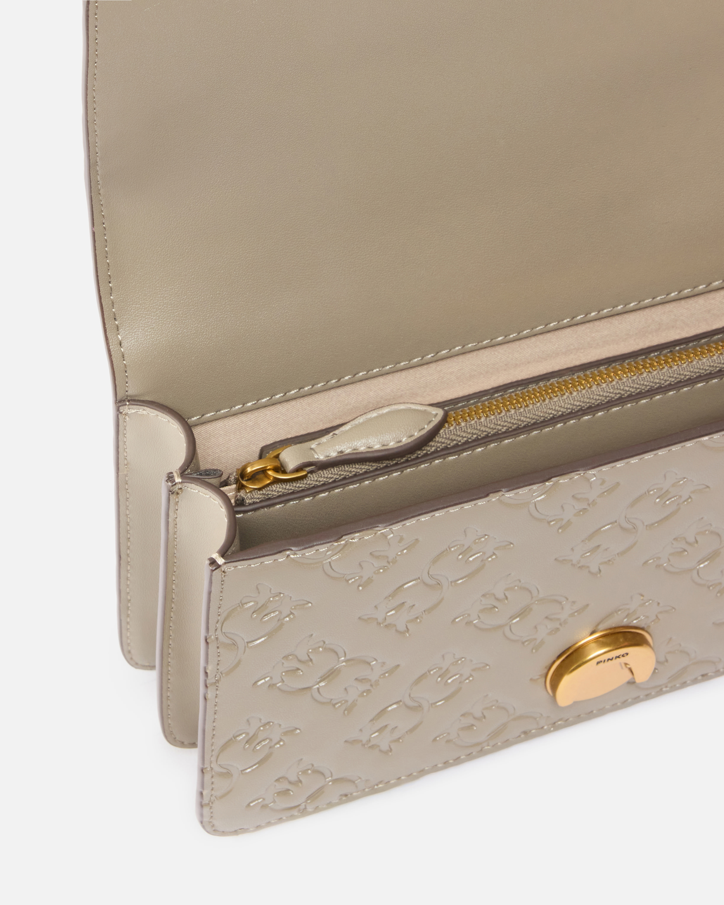 Мини-сумка кросс-боди Love Bag с тисненым фирменным узором 3