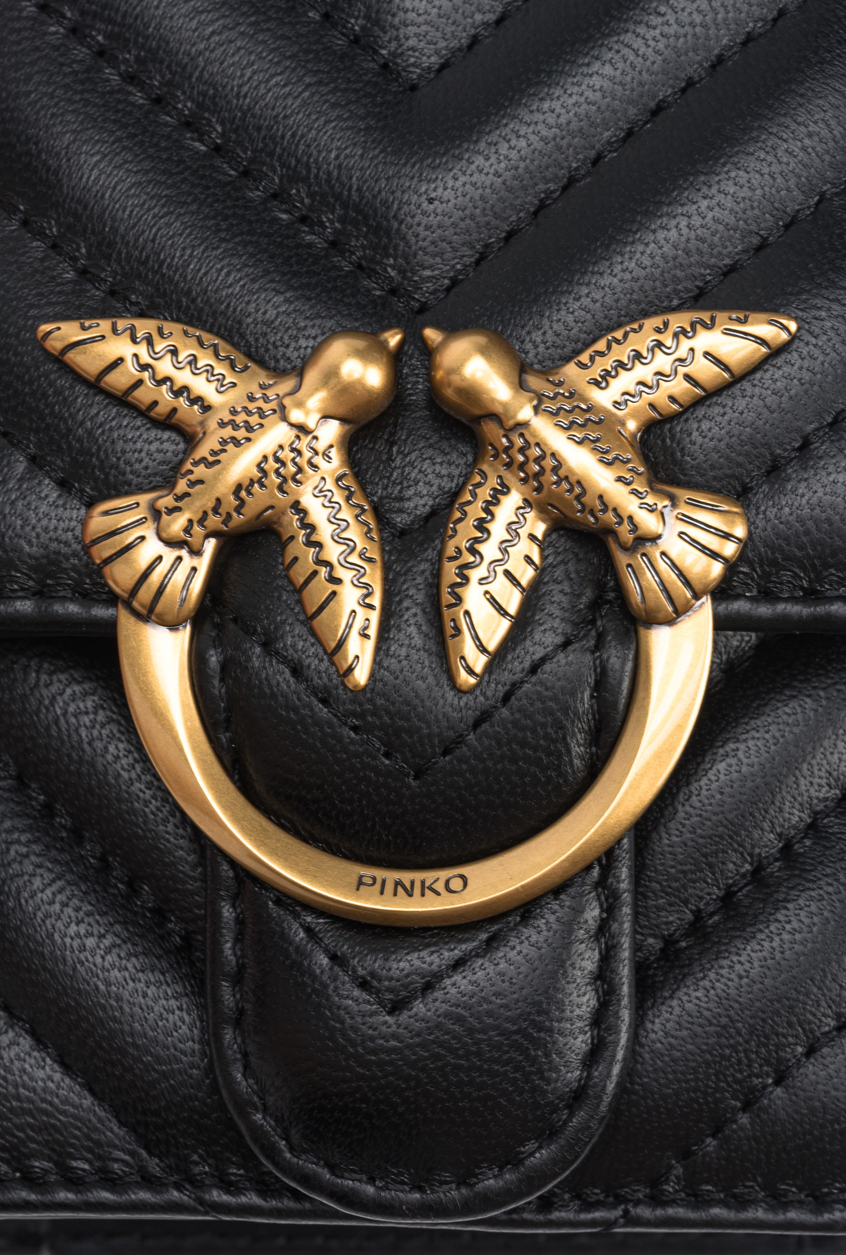 Pinko Chevron Nappa Leather Smartphone Case In Black-antique Gold