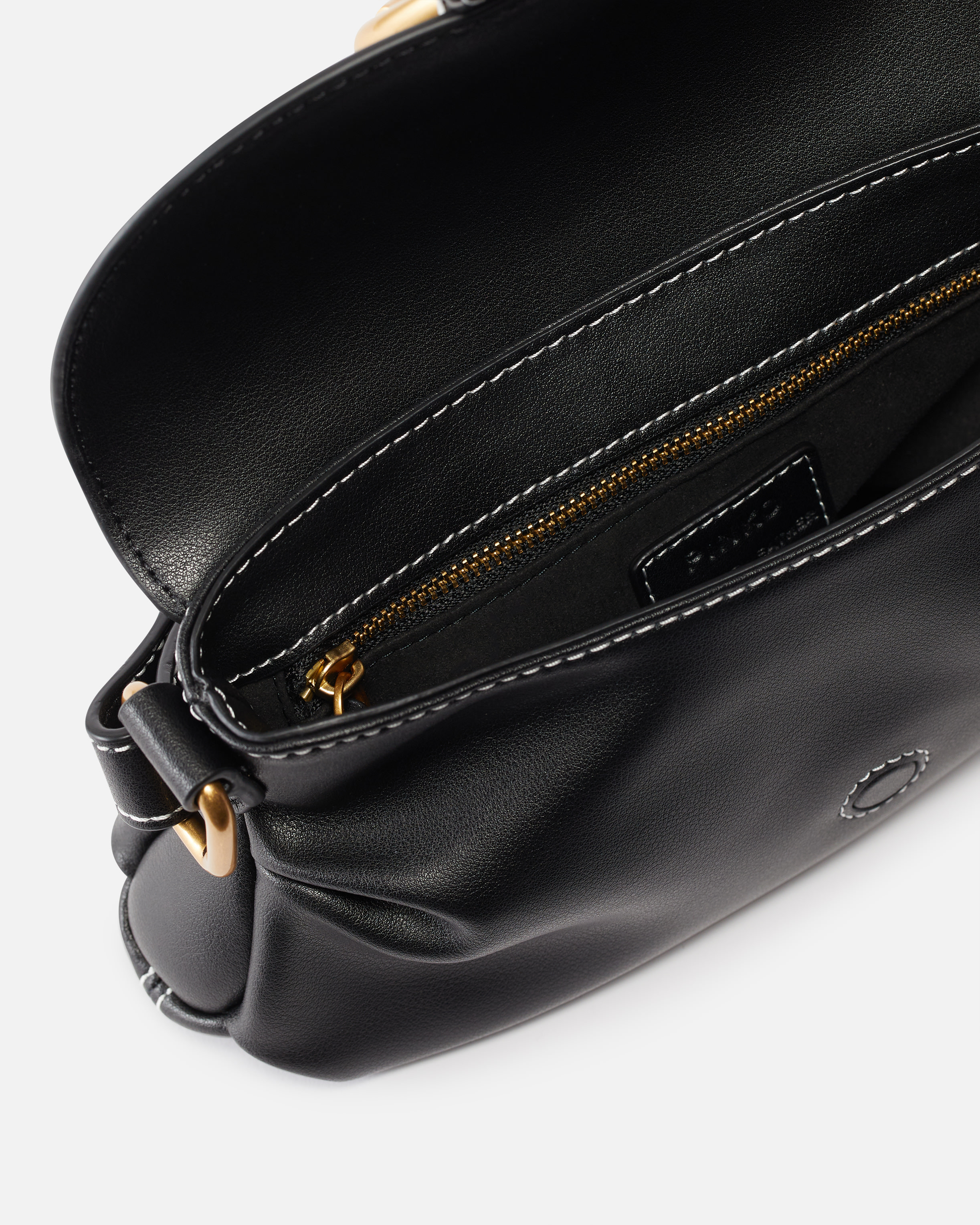 Маленькая сумка Jolene на ремне-цепочке 3