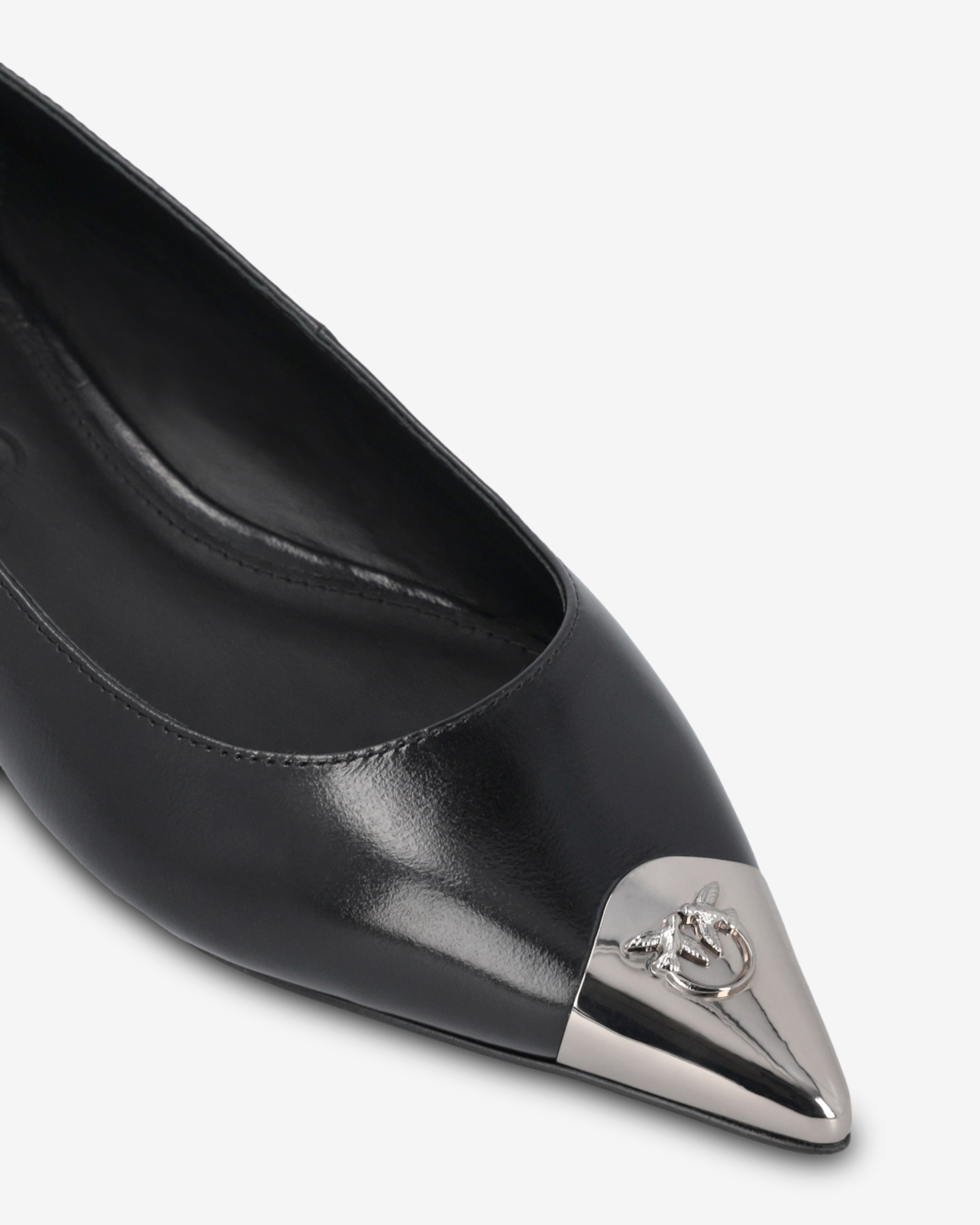 Балетки из кожи наппа с металлическим носком 3