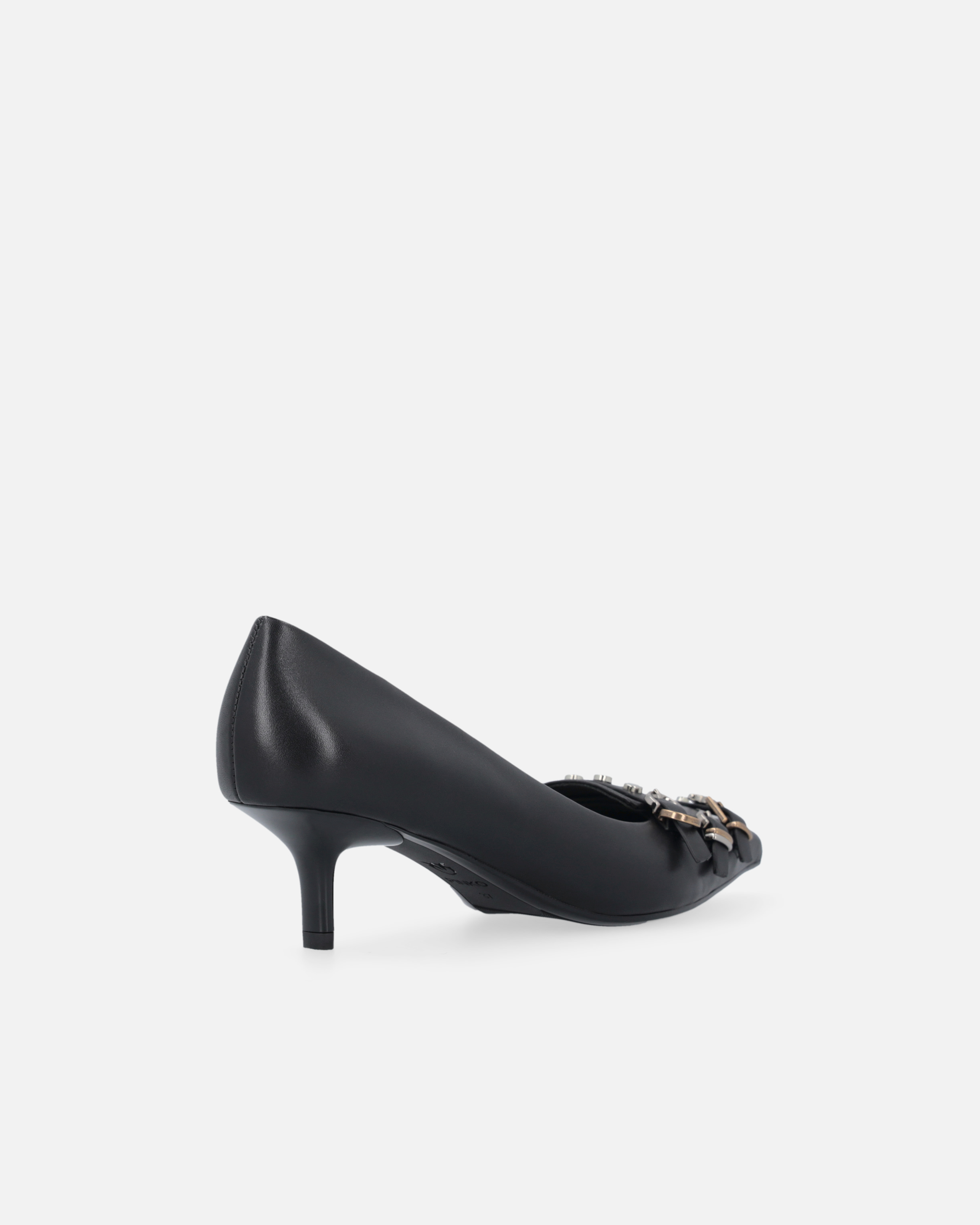 Escarpins plats en cuir clouté à brides 2