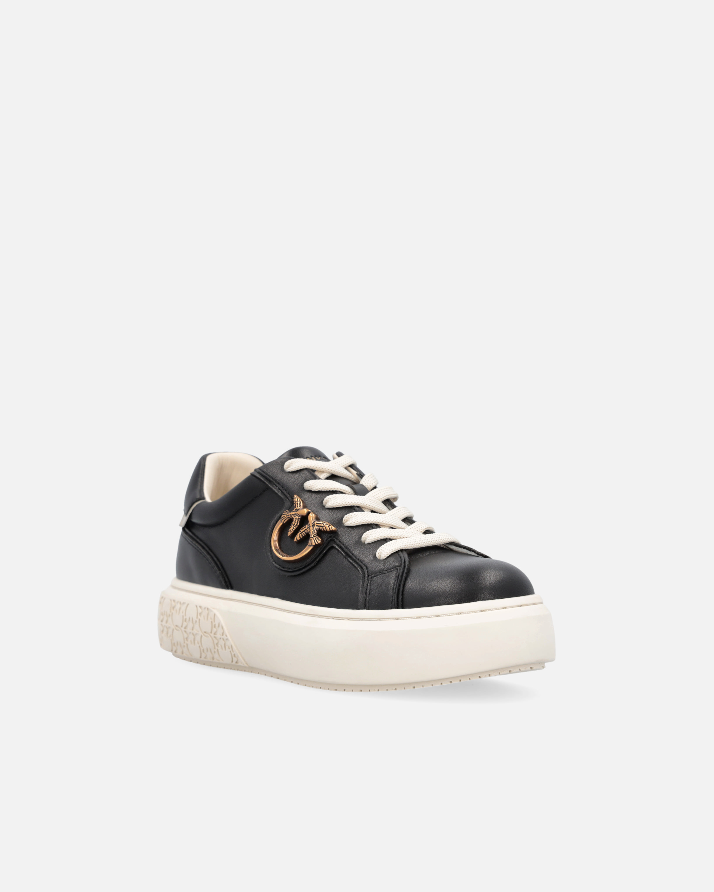 Shop Pinko Sneakers En Cuir À Plaquette Love Birds In Black/platinum