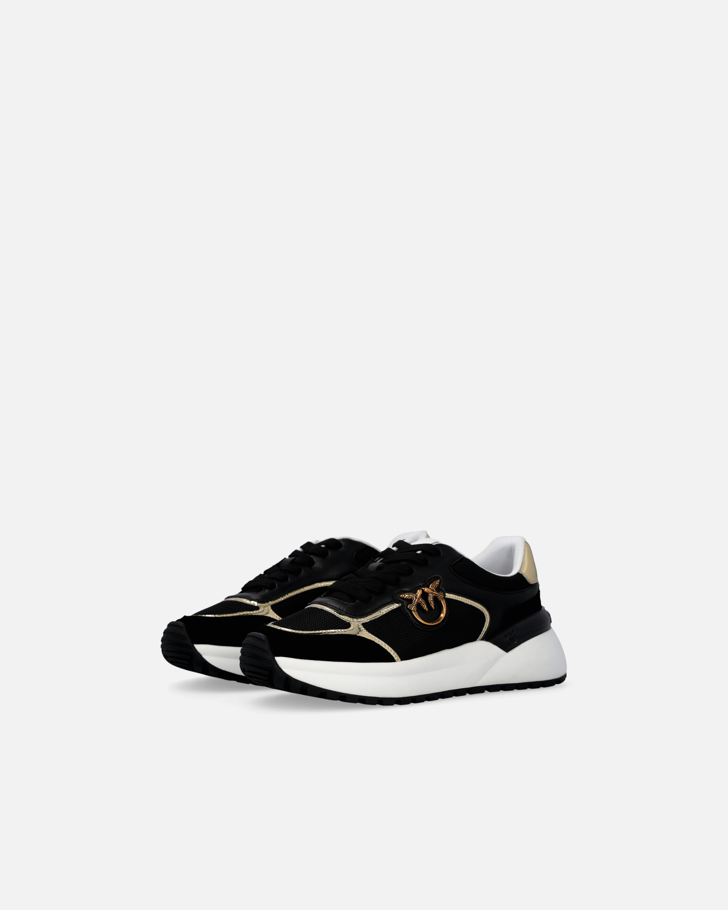 ♡ サイコロ ♡ que shoes plain ブラック　　ssサイズ Sneakers with logo and mirror-finish details