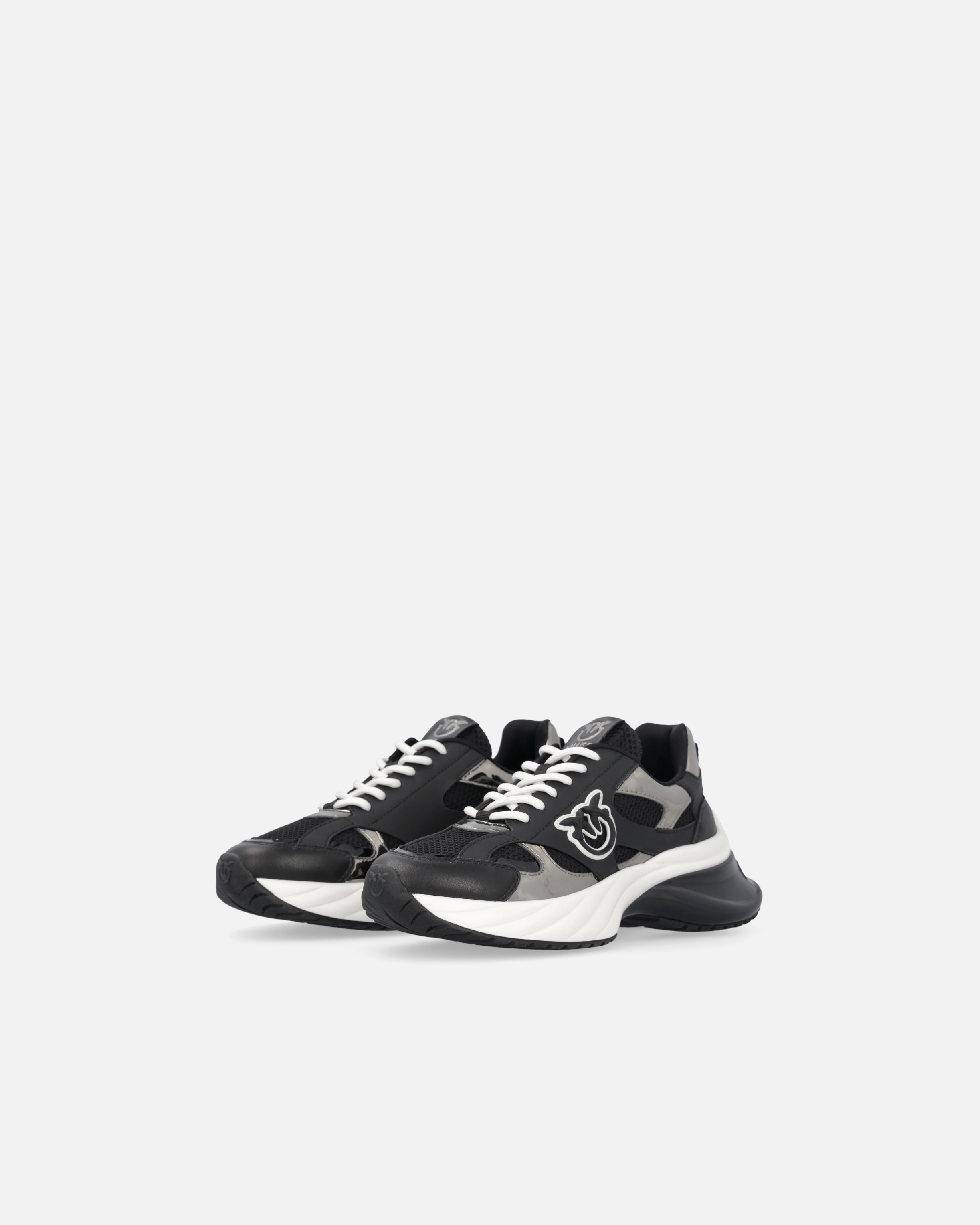 Pinko Logo-patch Round Toe Sneakers In Noir/canon De Fusil