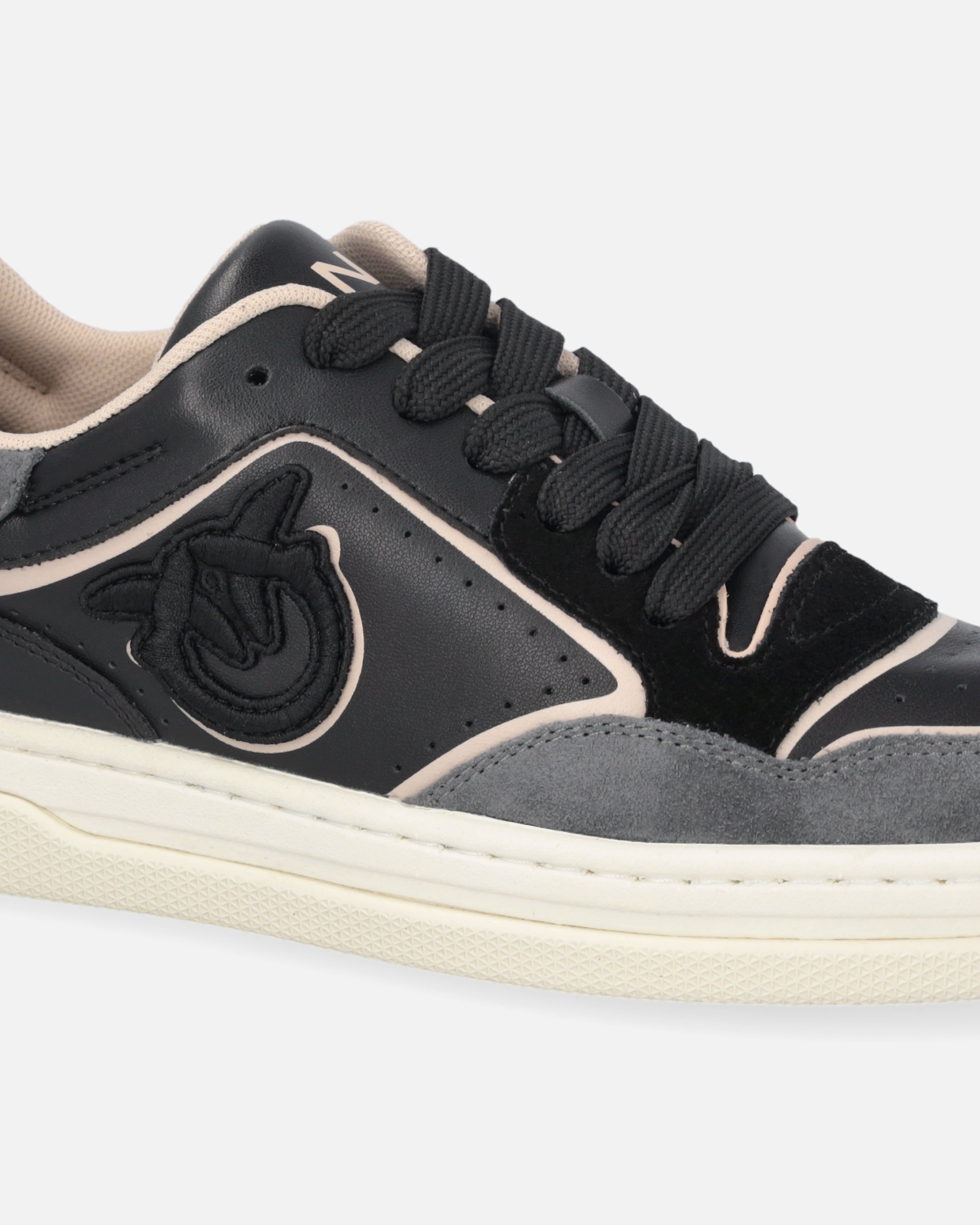 Pinko Flat Leather Sneakers With Embroidered Logo In Multi. Noir/chair
