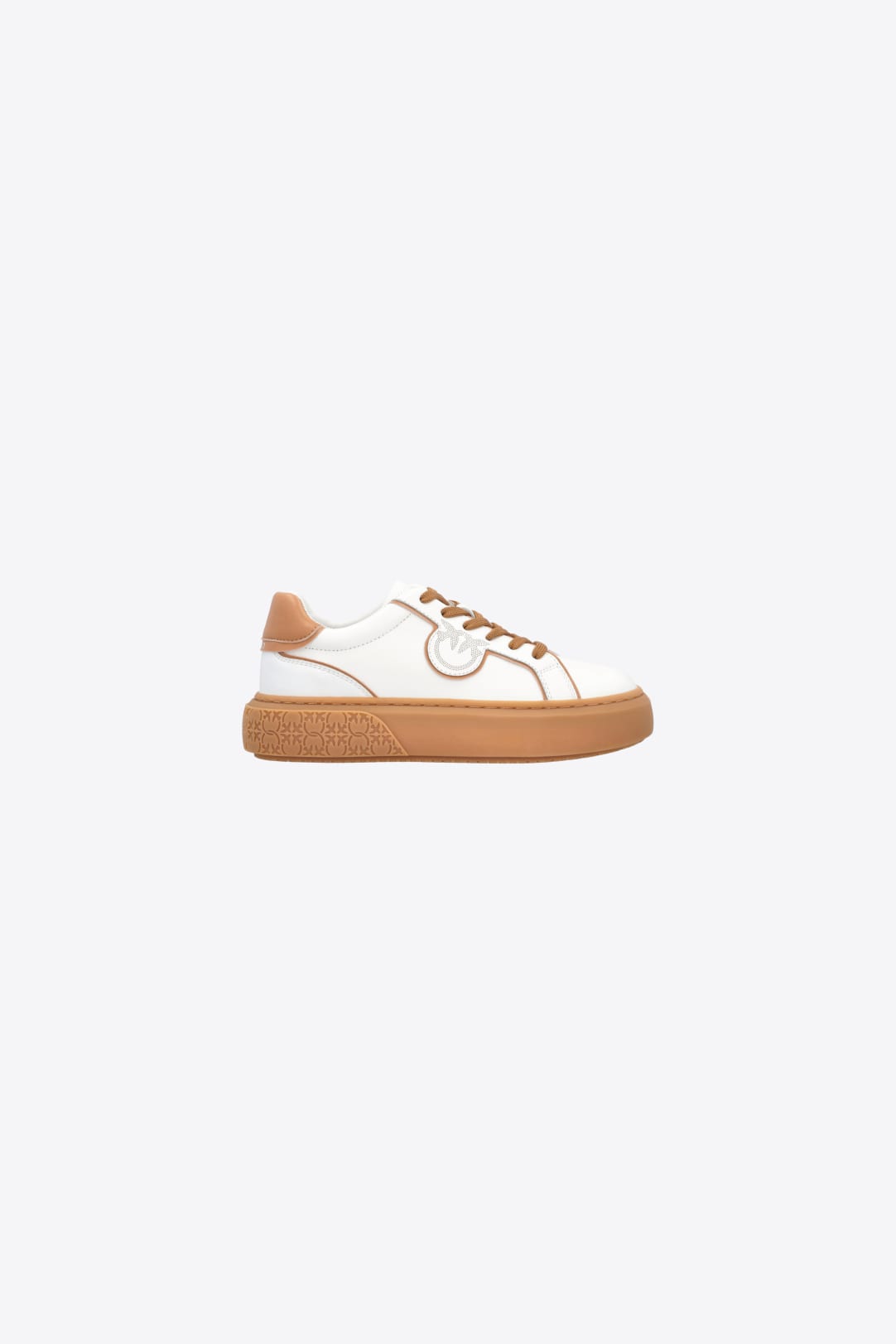 Leather sneakers with contrasting details