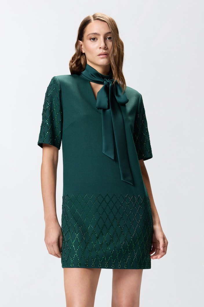 Sukienka W Stylu T-Shirt Z Kryształkami