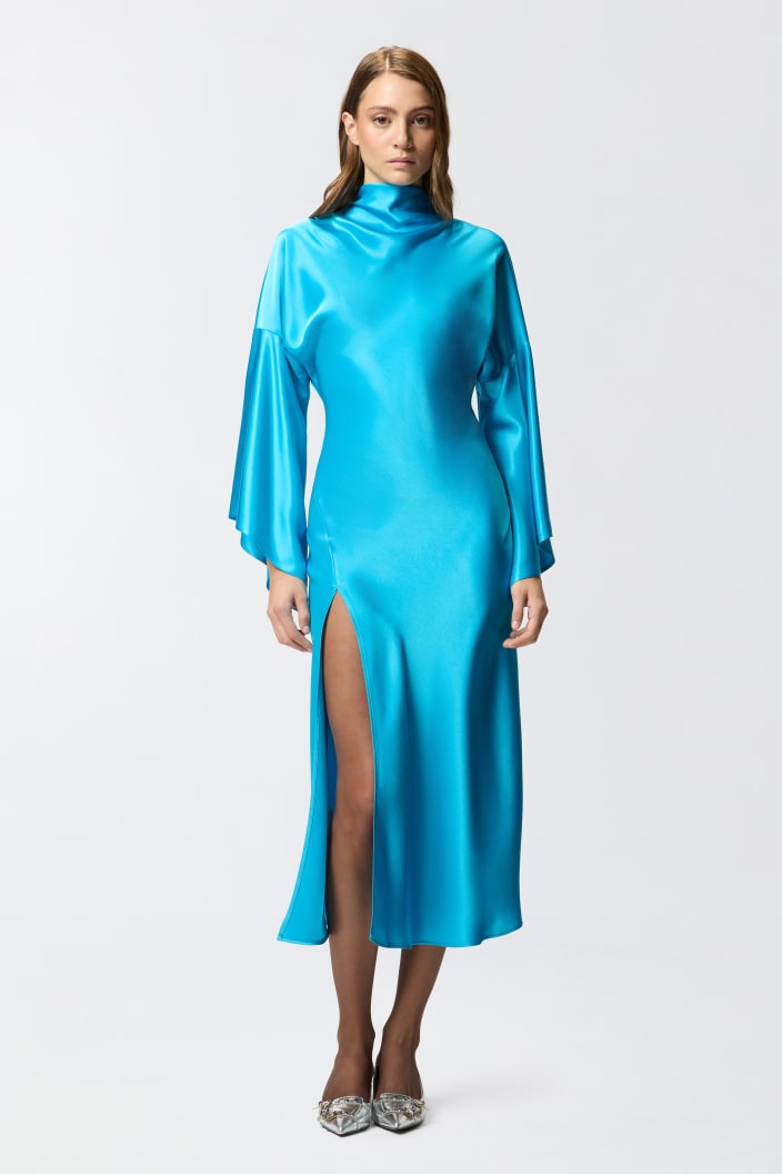 色丁垂顺长款连衣裙