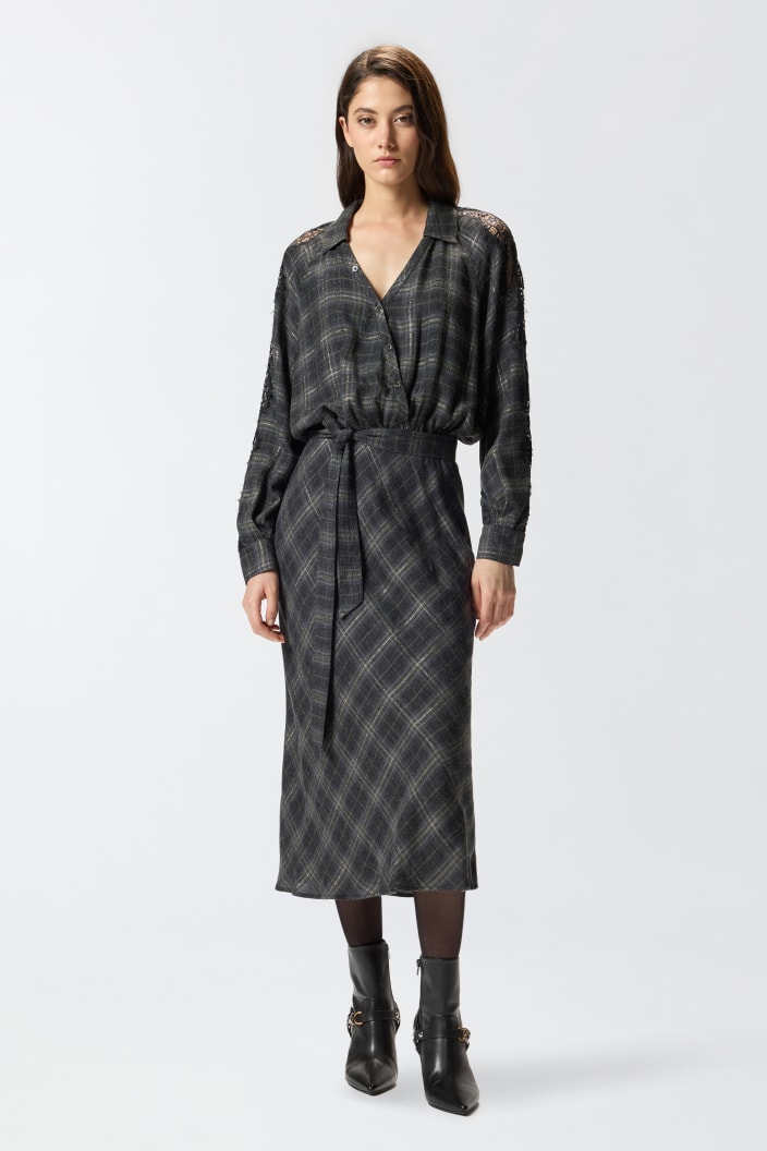 Długa Sukienka W Kratę Z Koronką