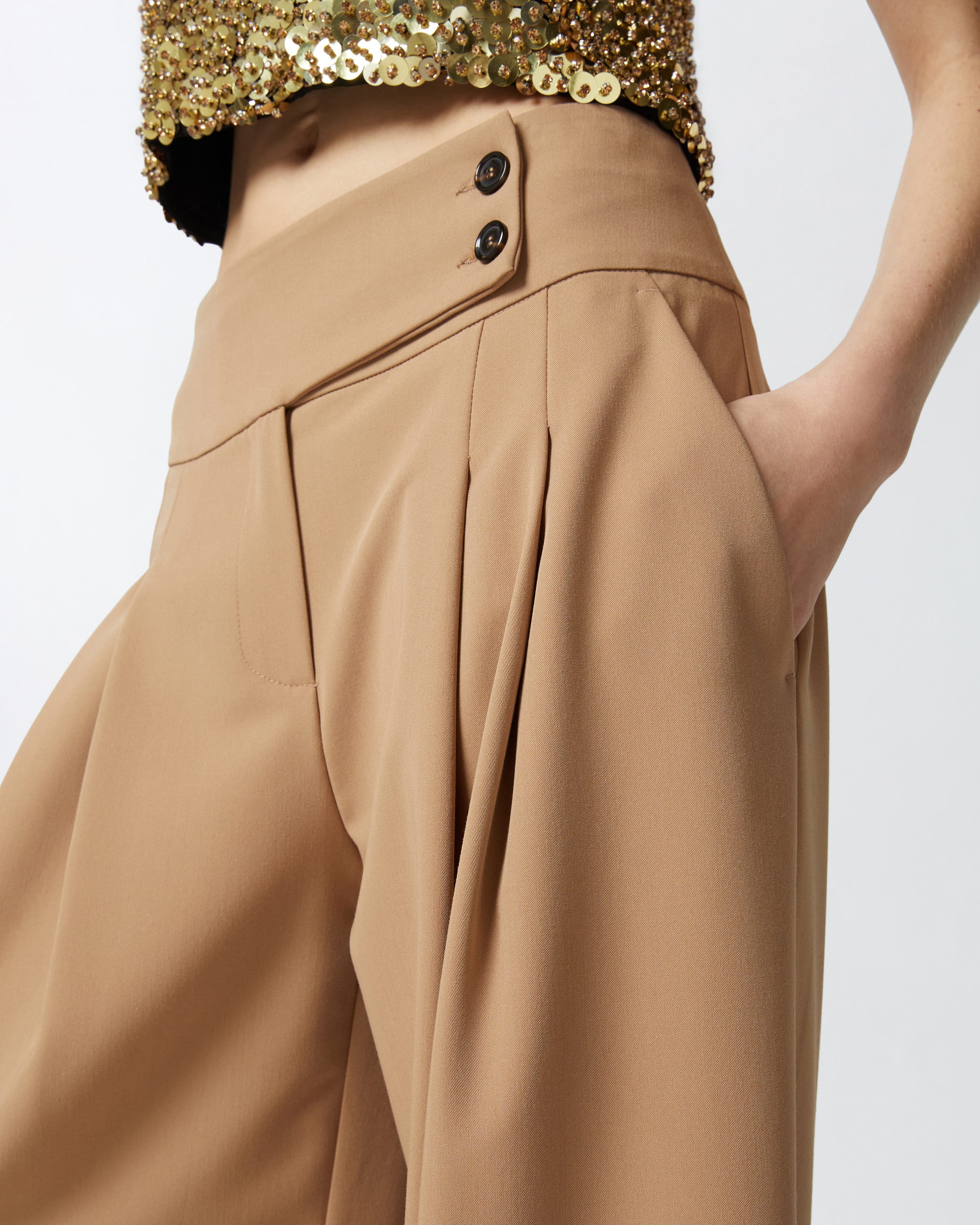 Elegant wide-leg trousers with darts PINKO → Shop Online Elegant wide-leg trousers with darts PINKO → Shop Online