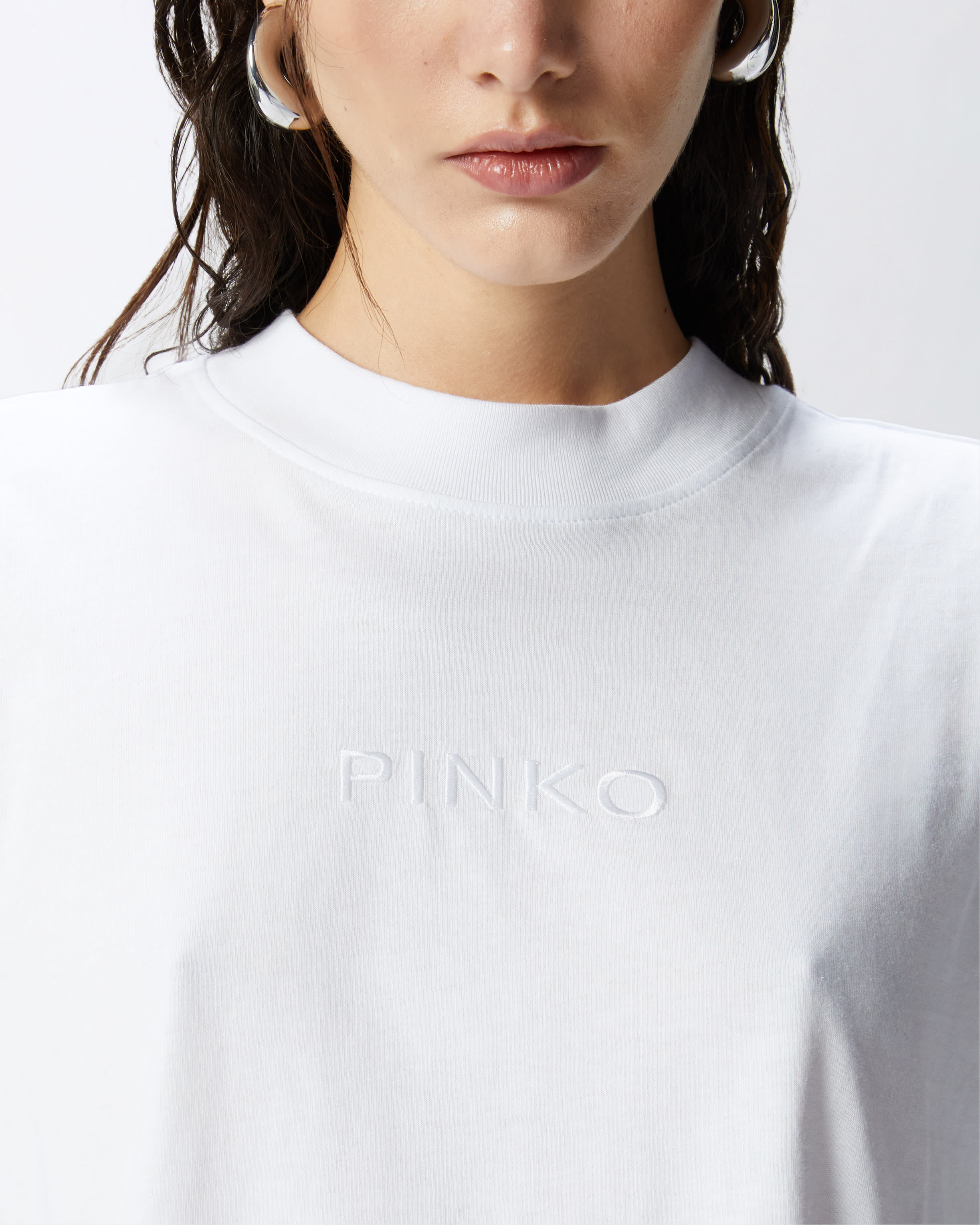 T shirt logo ricamato sales