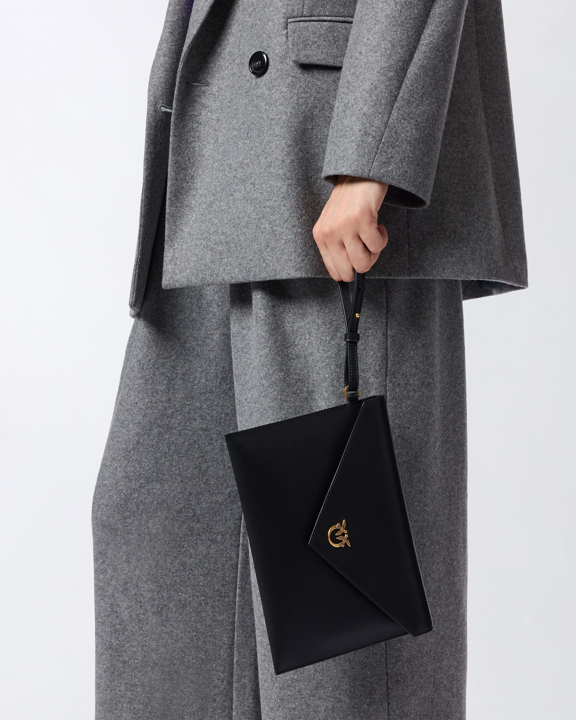 きすちょこ Large shoulder clutch in leather with Love Birds logo PINKO