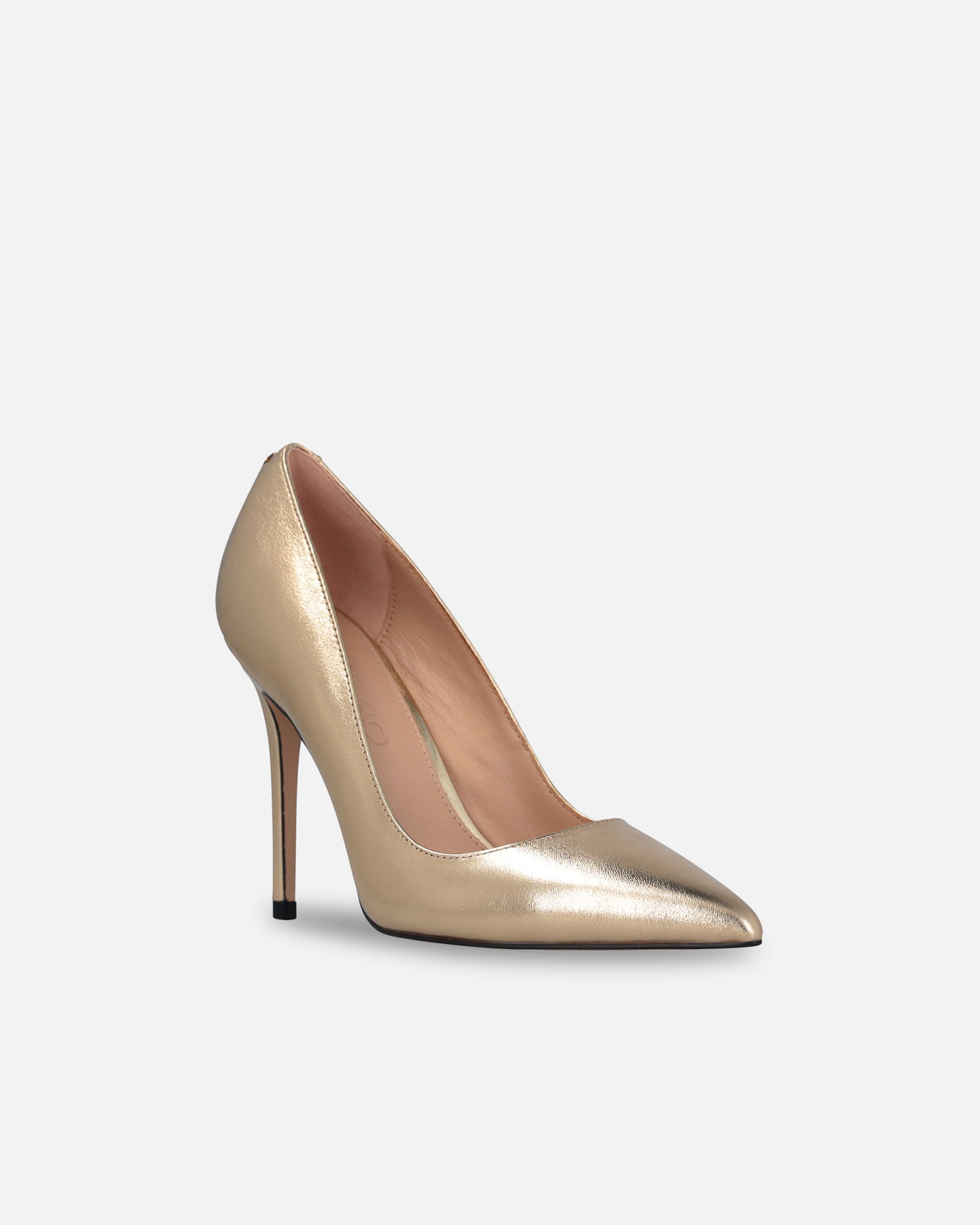 Leather pumps store